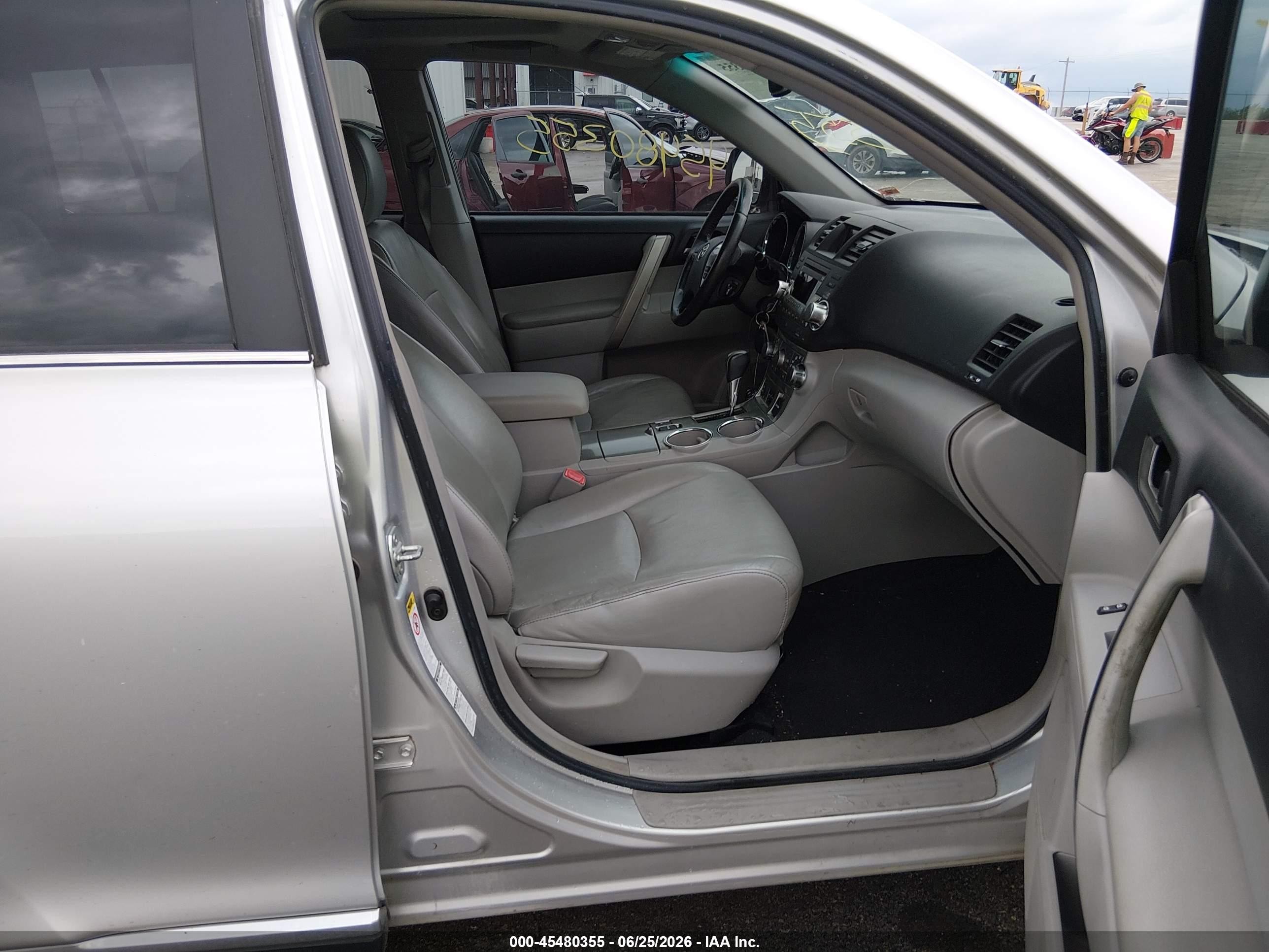 2012 Toyota Highlander Se V6 Silver vin: 5TDBK3EH2CS118359