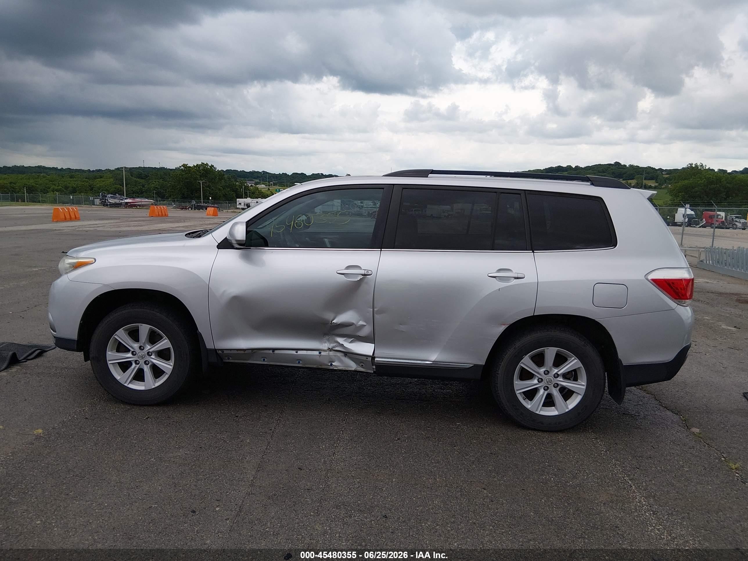 2012 Toyota Highlander Se V6 Silver vin: 5TDBK3EH2CS118359