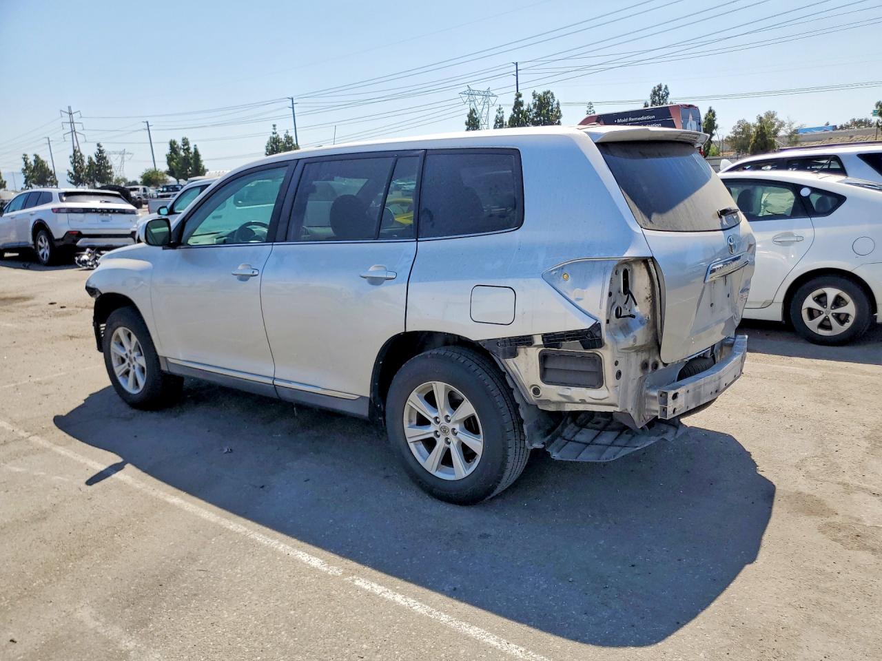 2012 Toyota Highlander Base Silver vin: 5TDBK3EH2CS119219