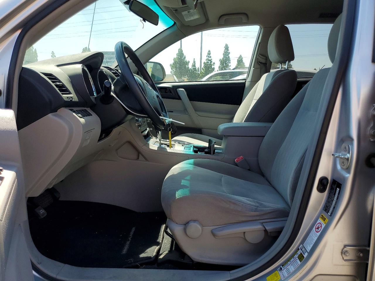 2012 Toyota Highlander Base Silver vin: 5TDBK3EH2CS119219