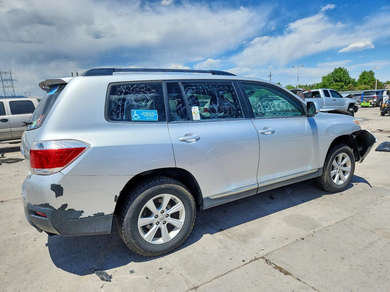 2012 Toyota Highlander Silver vin: 5TDBK3EH2CS119558