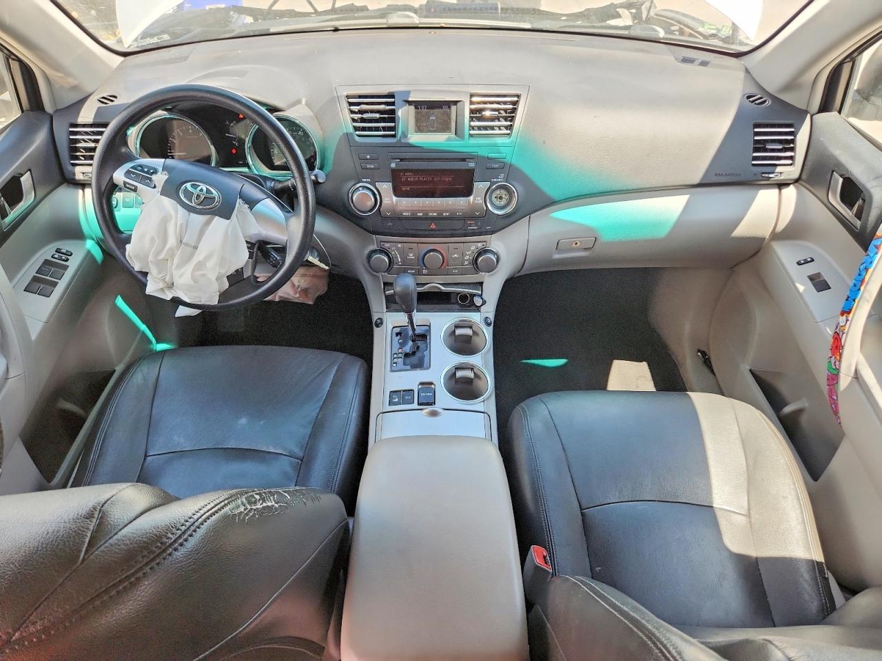 2012 Toyota Highlander Silver vin: 5TDBK3EH2CS119558