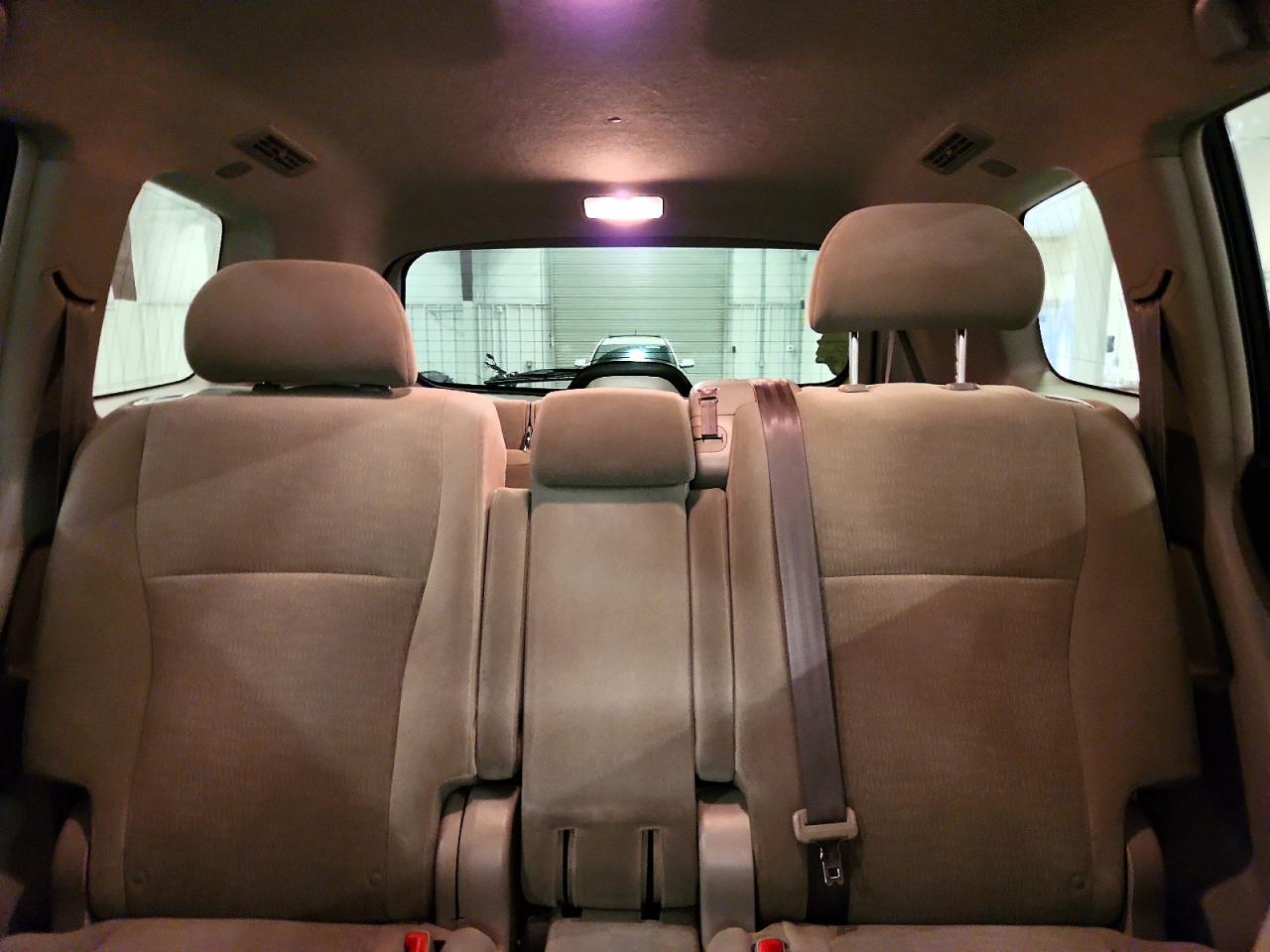 2012 Toyota Highlander Base Silver vin: 5TDBK3EH2CS123531