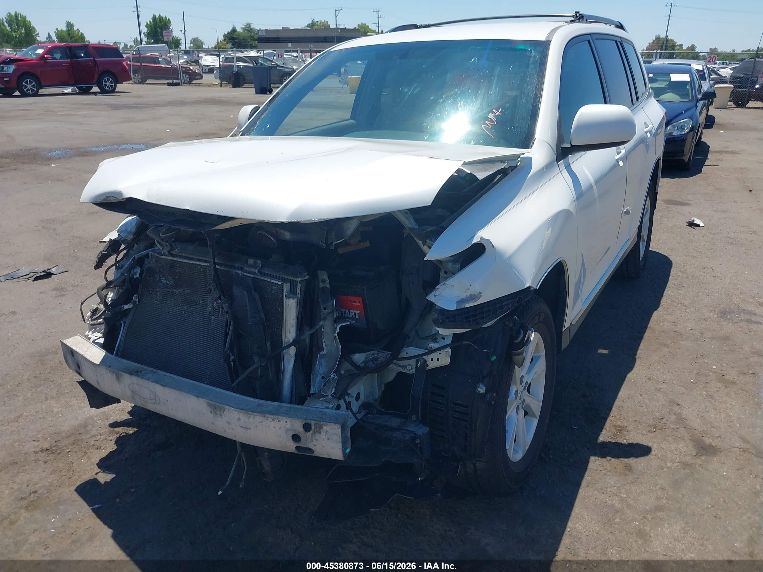2012 Toyota Highlander Base V6 White vin: 5TDBK3EH2CS143455
