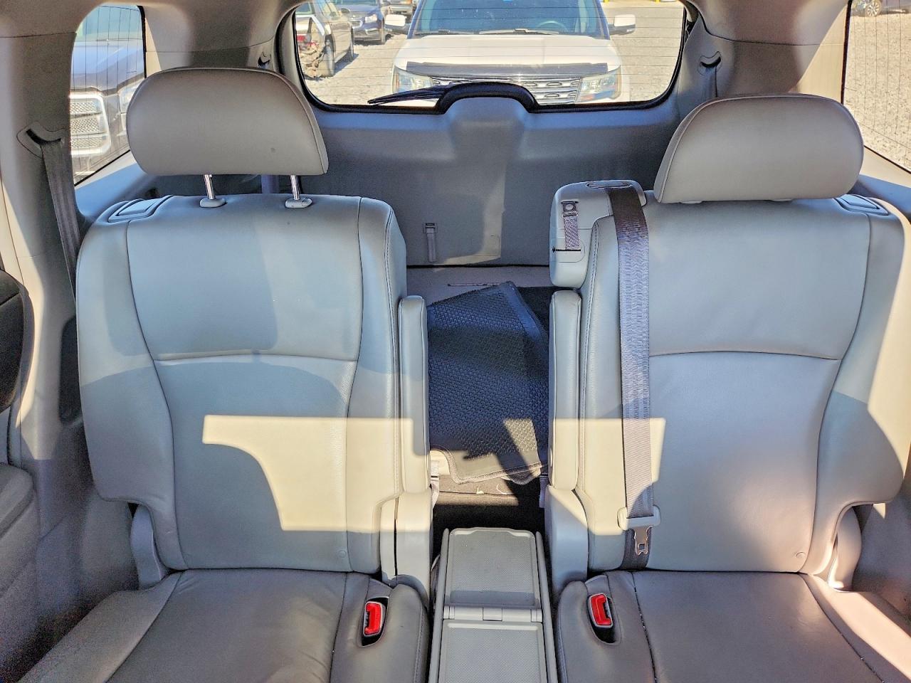 2012 Toyota Highlander Se Silver vin: 5TDBK3EH2CS169702