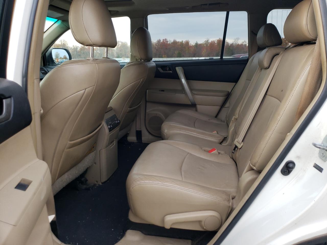 2012 Toyota Highlander Se White vin: 5TDBK3EH2CS174186
