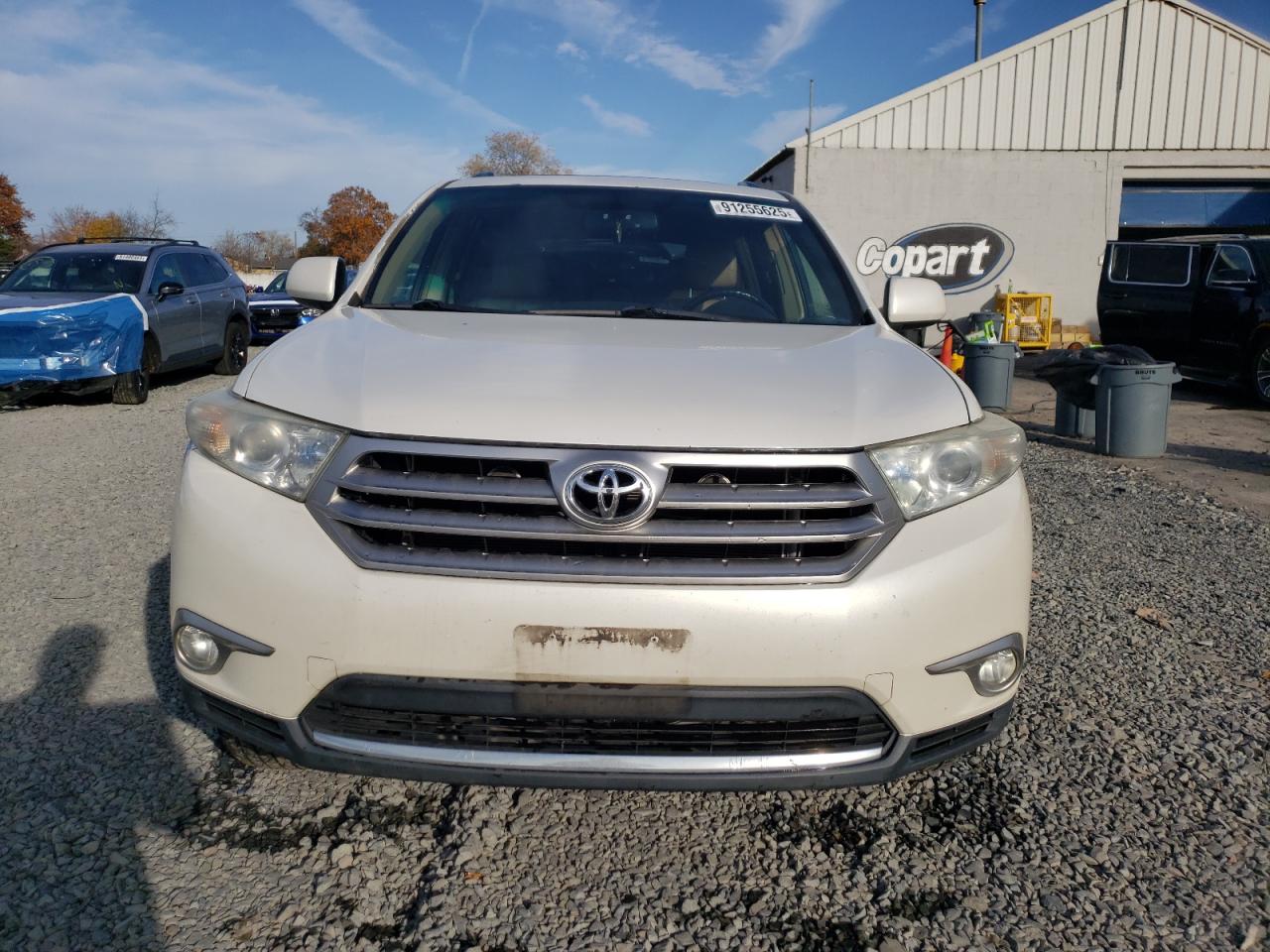 2012 Toyota Highlander Se White vin: 5TDBK3EH2CS174186
