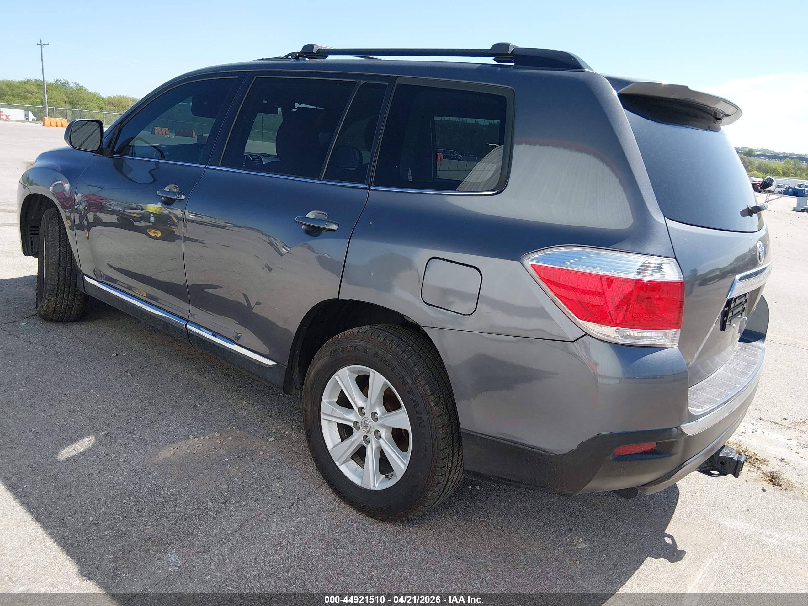 2013 Toyota Highlander Base V6 Gray vin: 5TDBK3EH2DS179373
