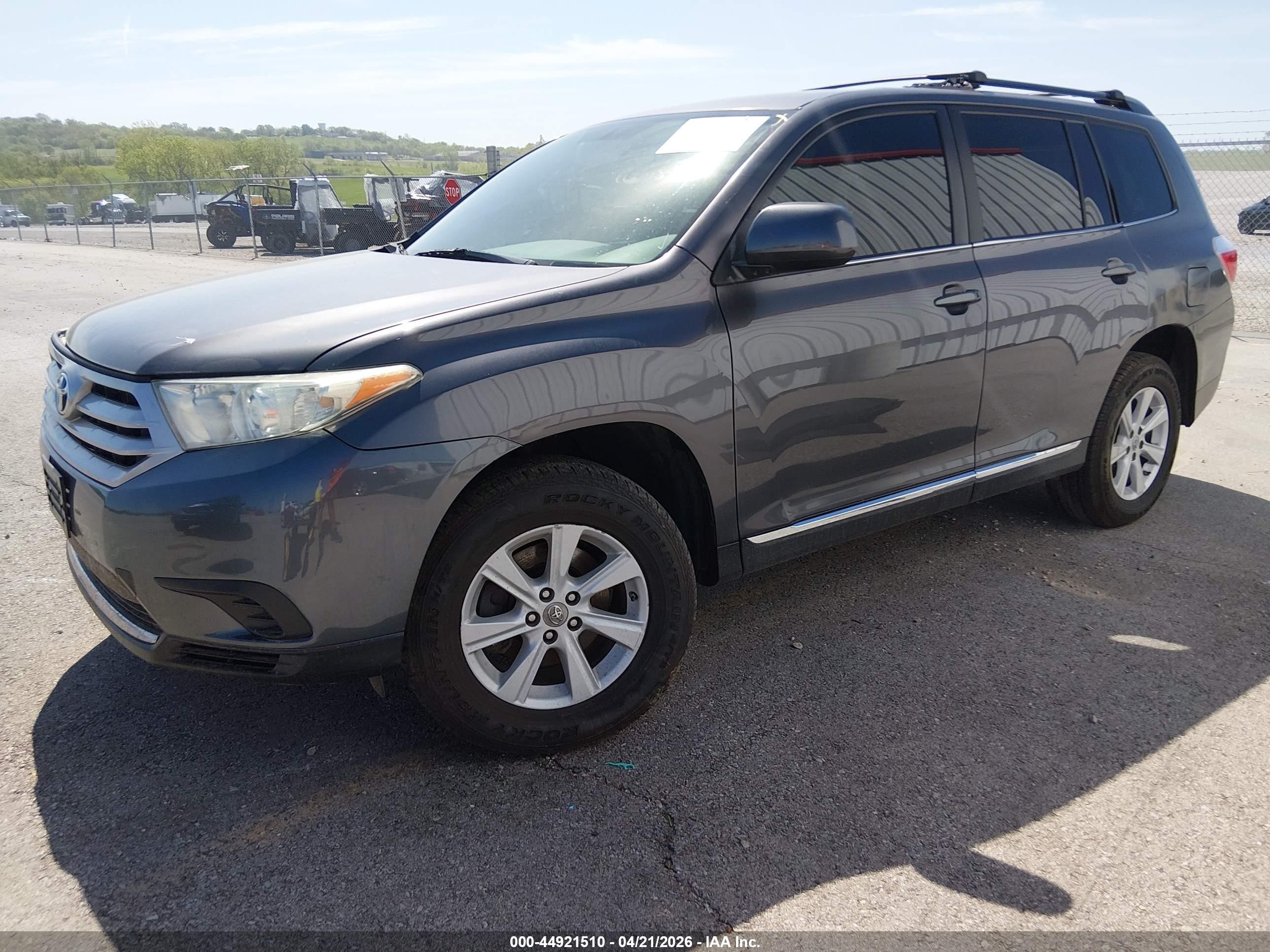2013 Toyota Highlander Base V6 Gray vin: 5TDBK3EH2DS179373