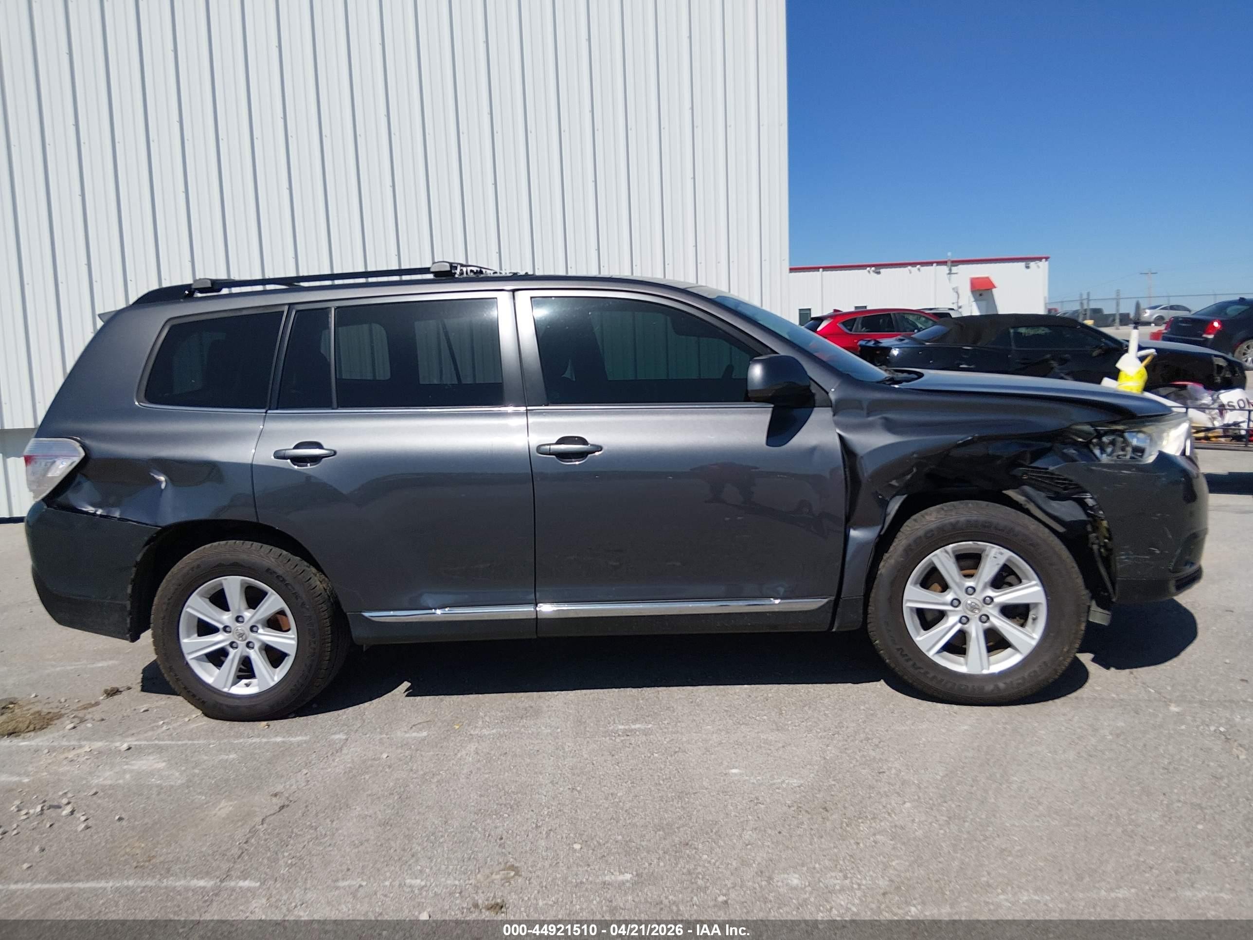 2013 Toyota Highlander Base V6 Gray vin: 5TDBK3EH2DS179373