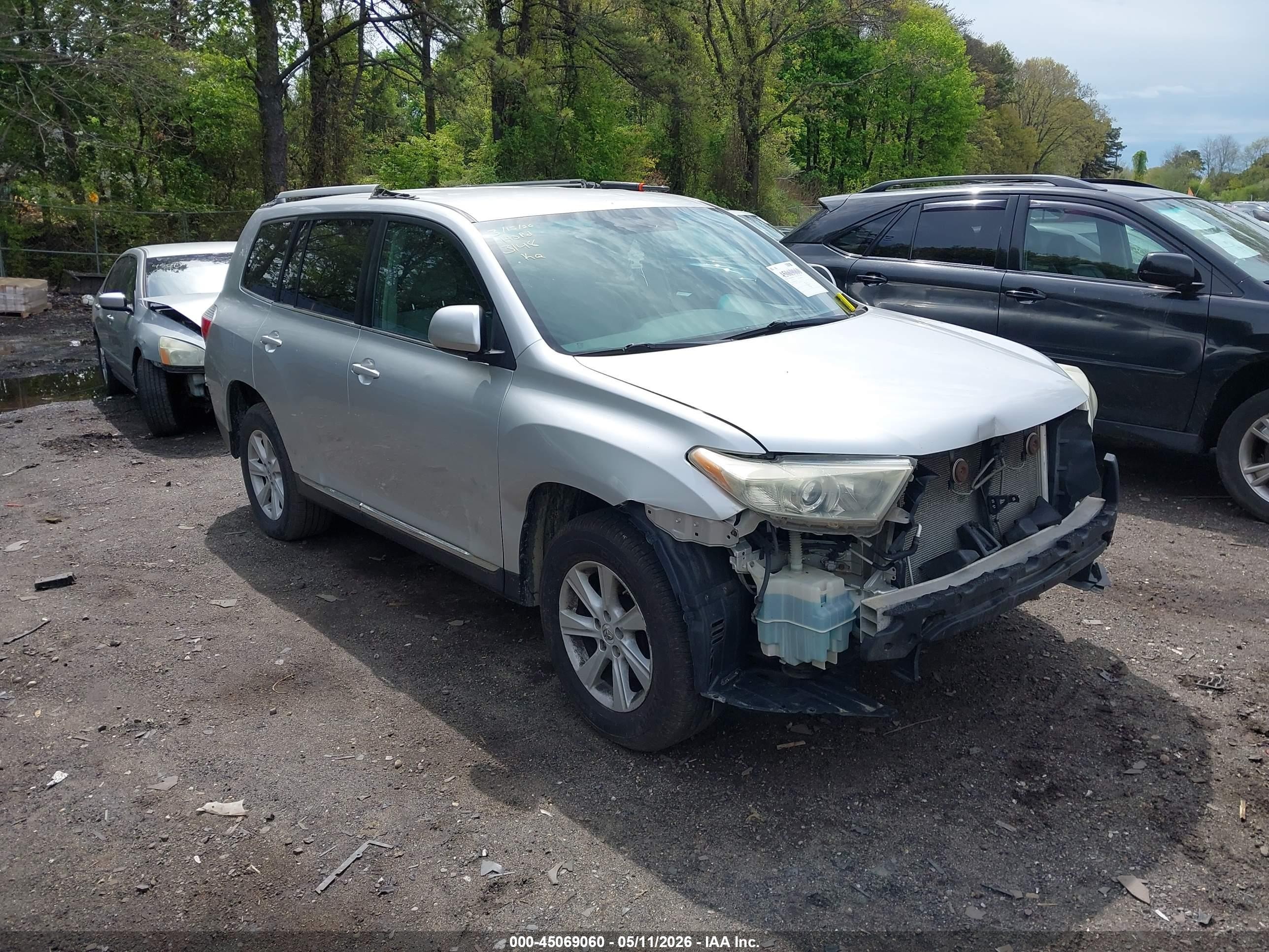 2013 Toyota Highlander Base V6 Silver vin: 5TDBK3EH2DS213148