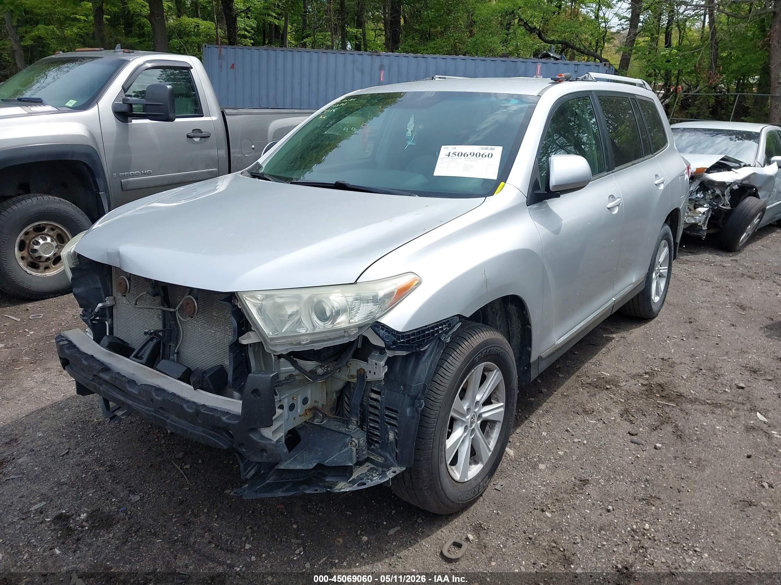 2013 Toyota Highlander Base V6 Silver vin: 5TDBK3EH2DS213148