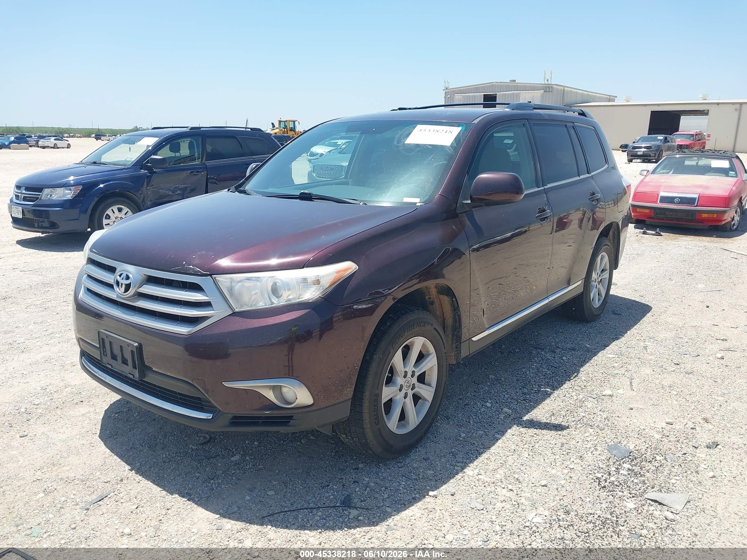 2013 Toyota Highlander Base Plus V6 Maroon vin: 5TDBK3EH2DS216406