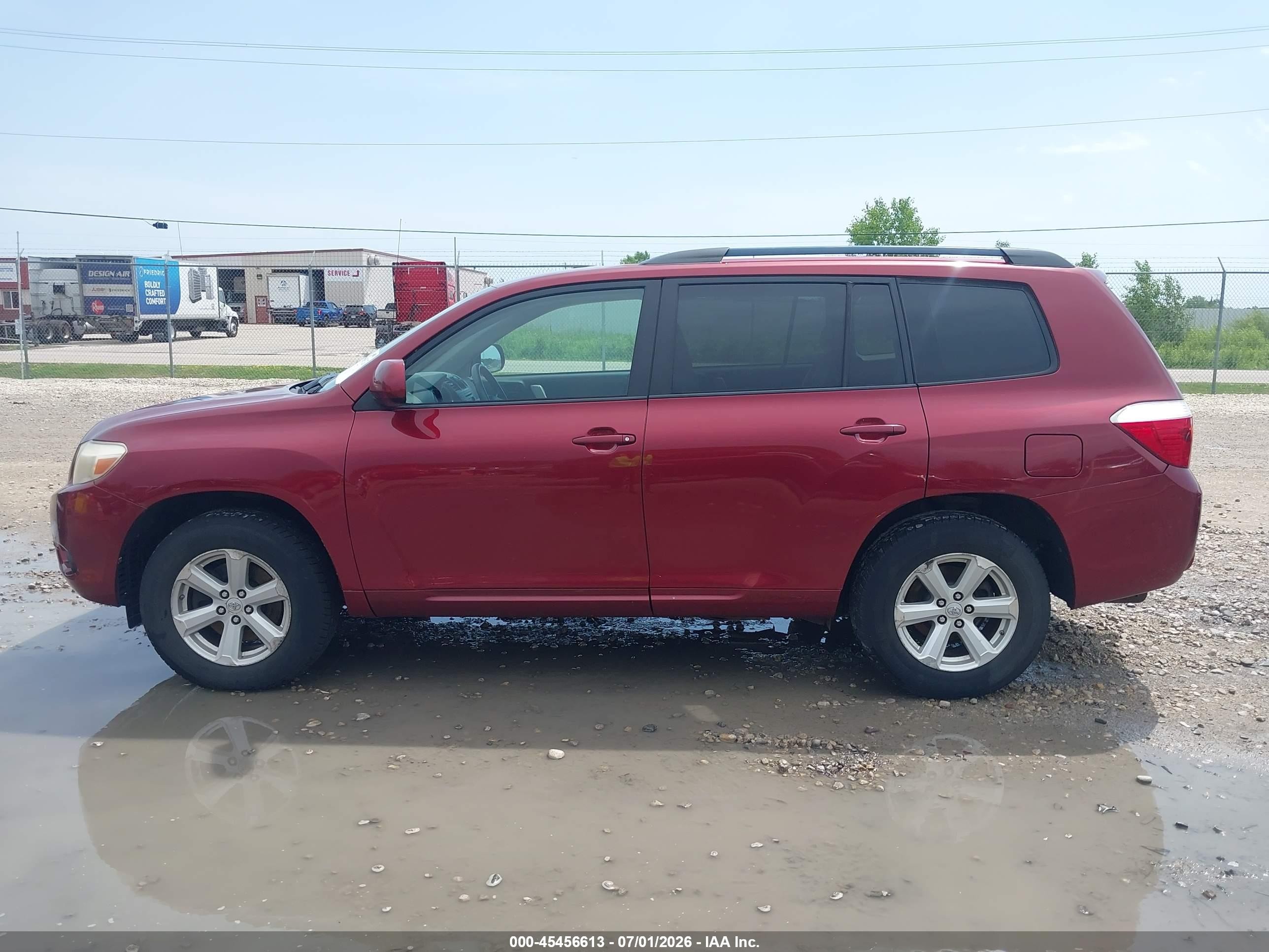 2010 Toyota Highlander Base V6 Red vin: 5TDBK3EH3AS002763