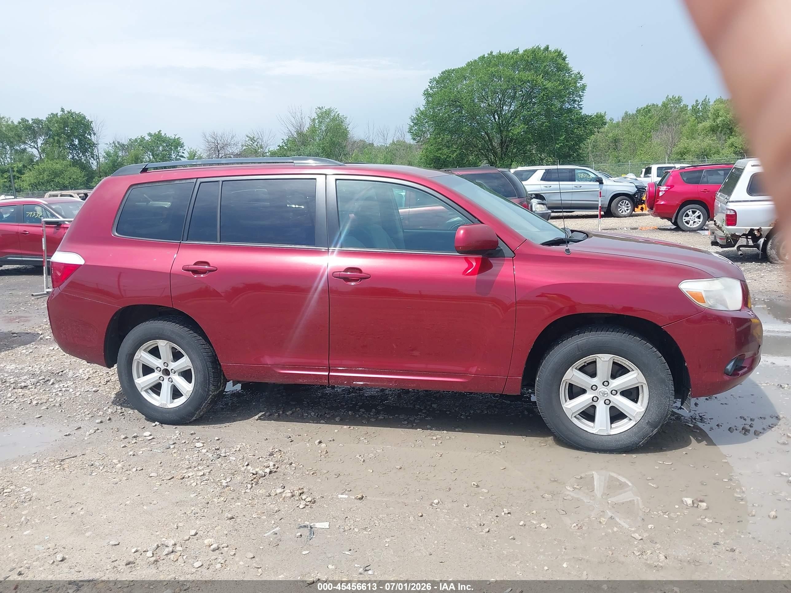 2010 Toyota Highlander Base V6 Red vin: 5TDBK3EH3AS002763