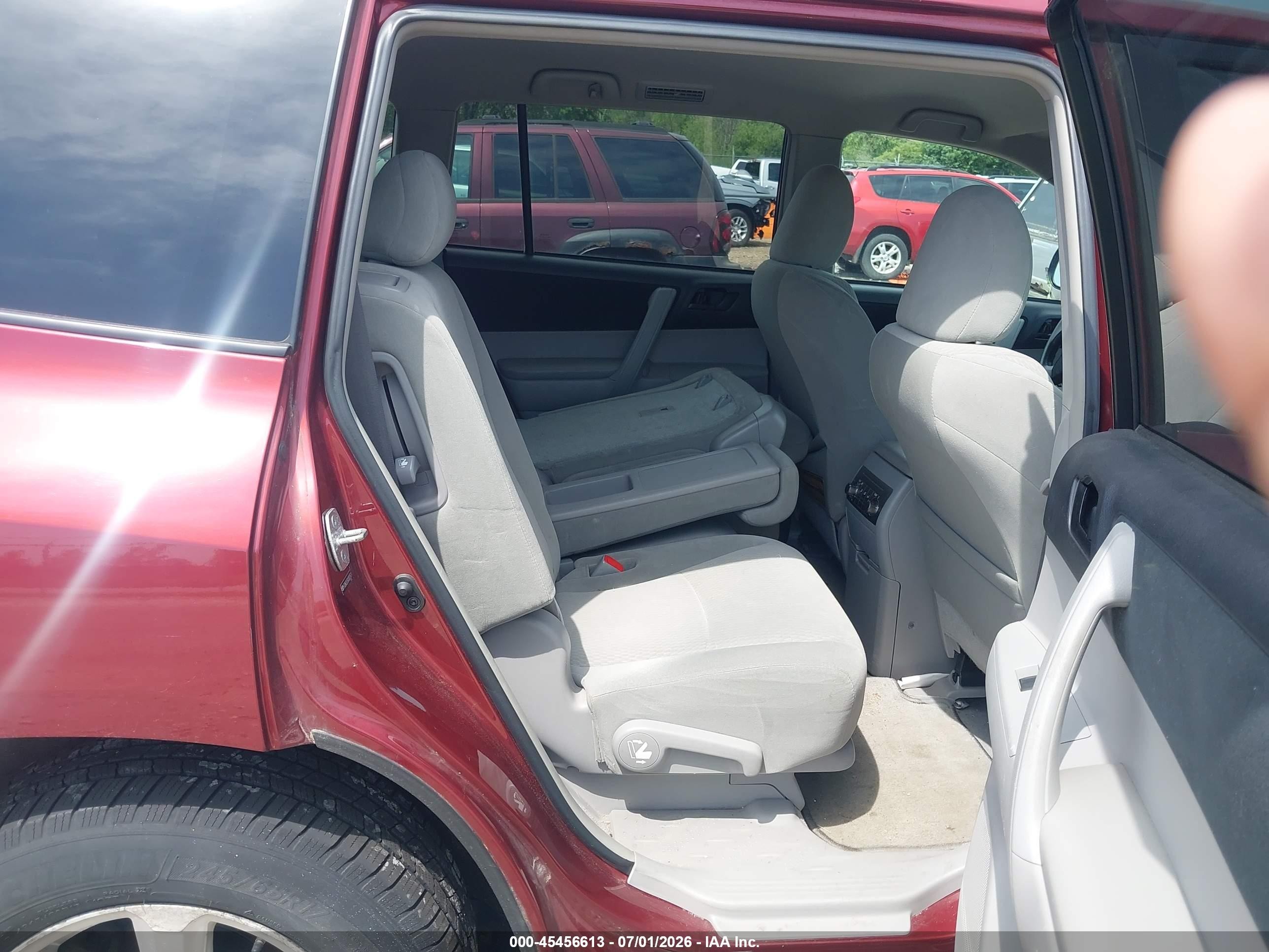 2010 Toyota Highlander Base V6 Red vin: 5TDBK3EH3AS002763