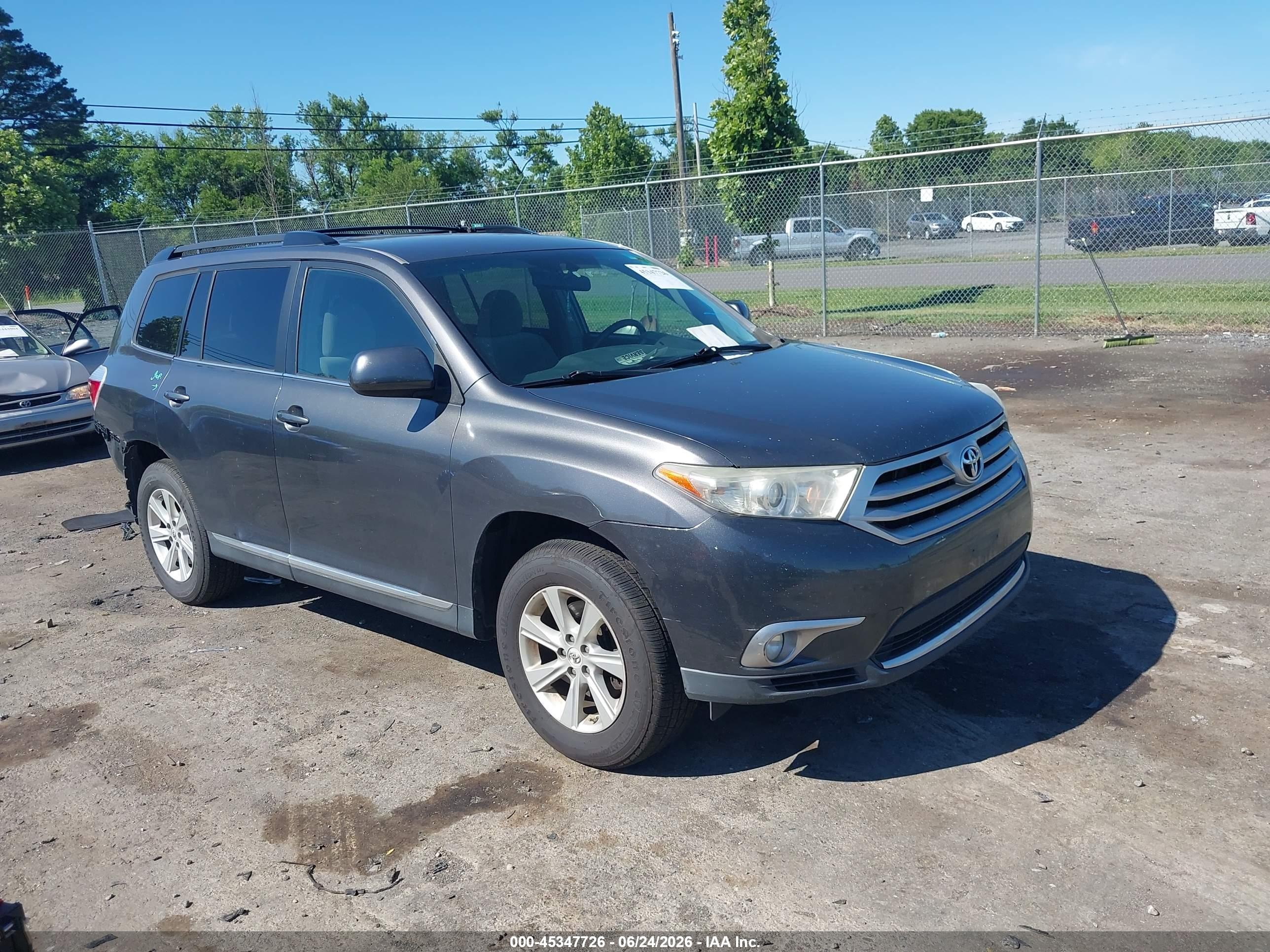 2011 Toyota Highlander Base V6 Серый vin: 5TDBK3EH3BS044397