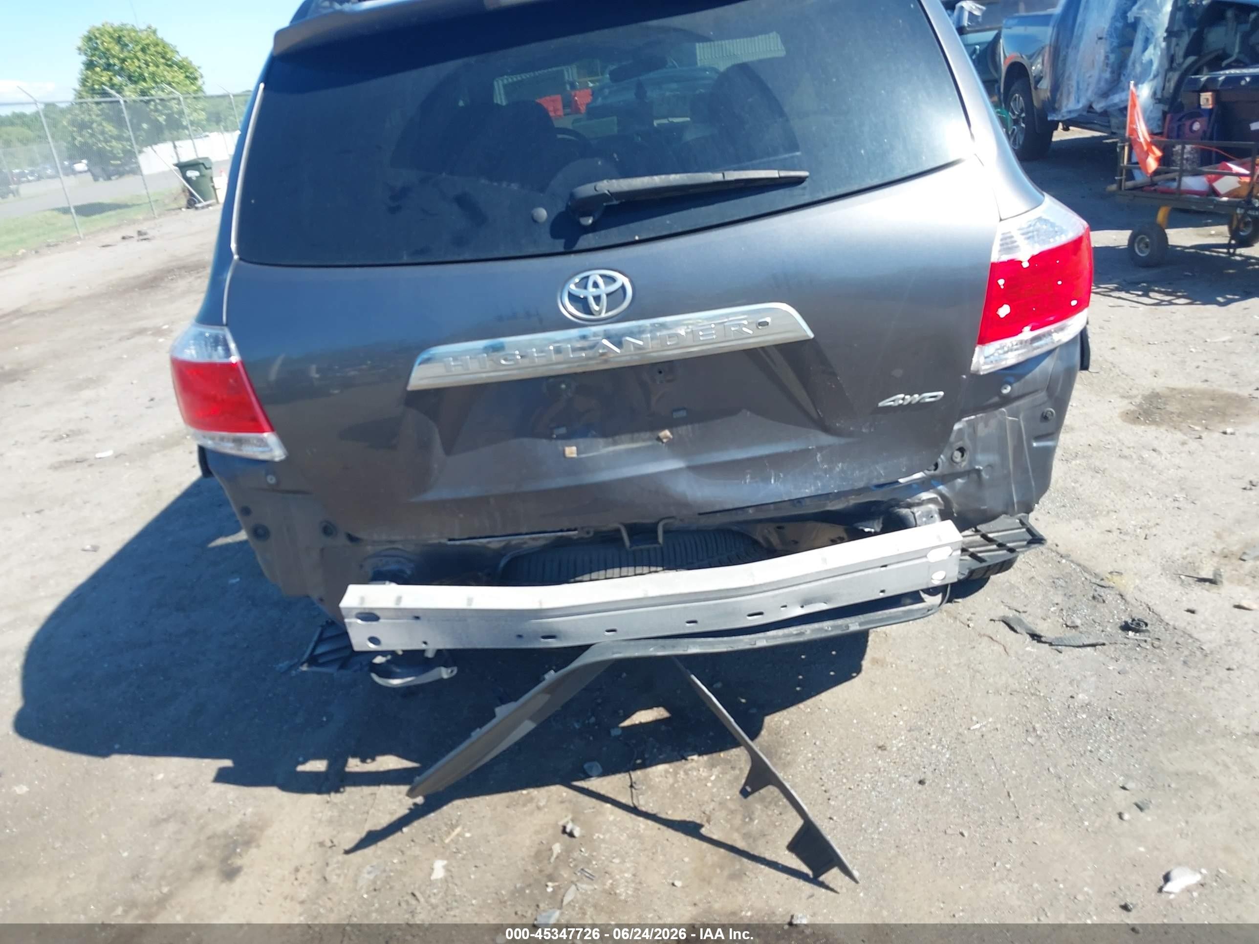 2011 Toyota Highlander Base V6 Gray vin: 5TDBK3EH3BS044397