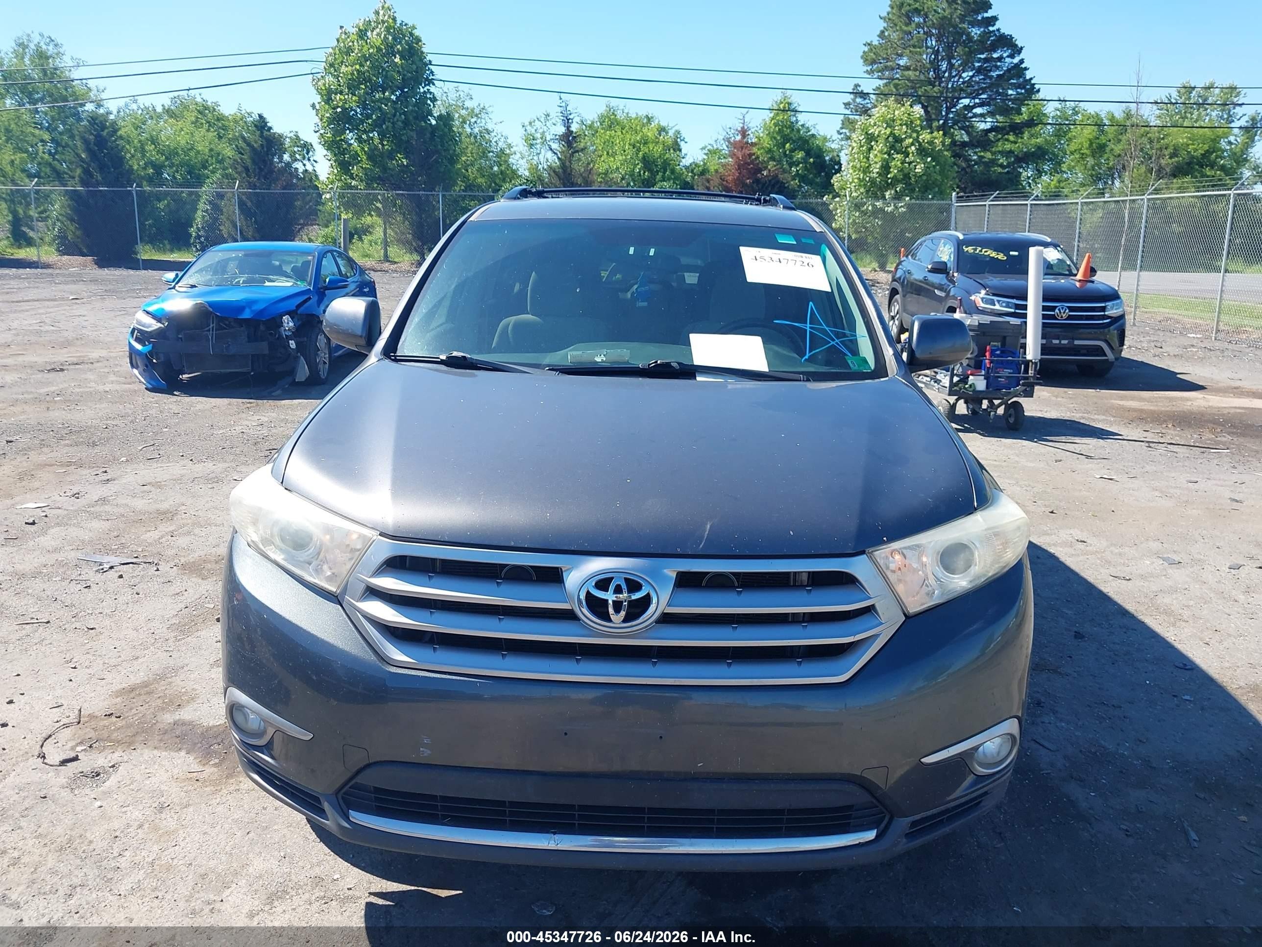 2011 Toyota Highlander Base V6 Gray vin: 5TDBK3EH3BS044397