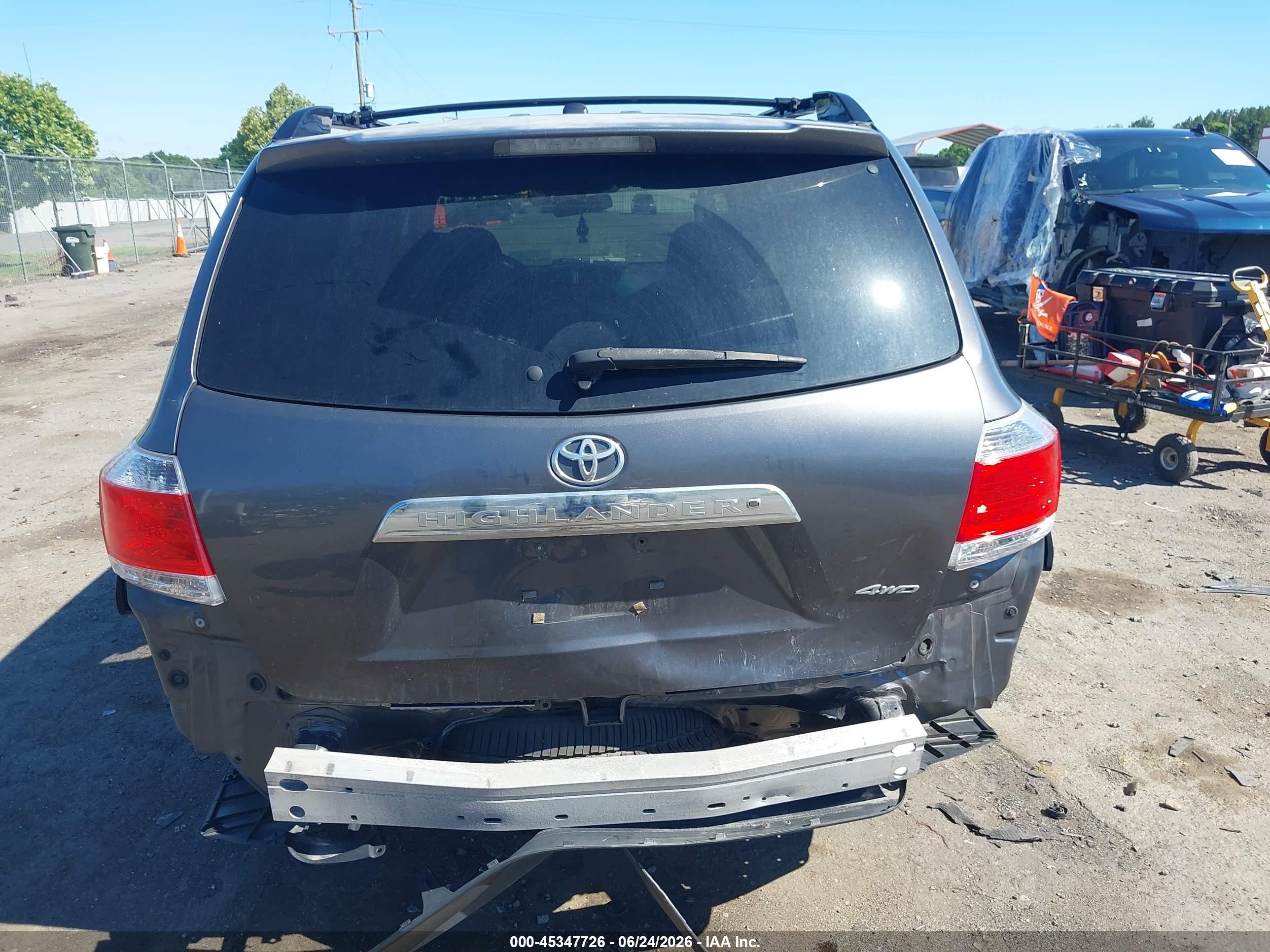 2011 Toyota Highlander Base V6 Gray vin: 5TDBK3EH3BS044397