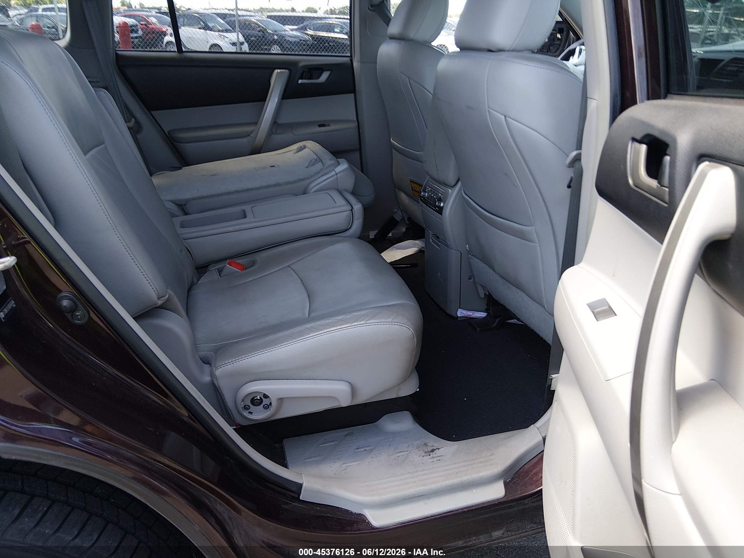 2011 Toyota Highlander Se V6 Maroon vin: 5TDBK3EH3BS045646