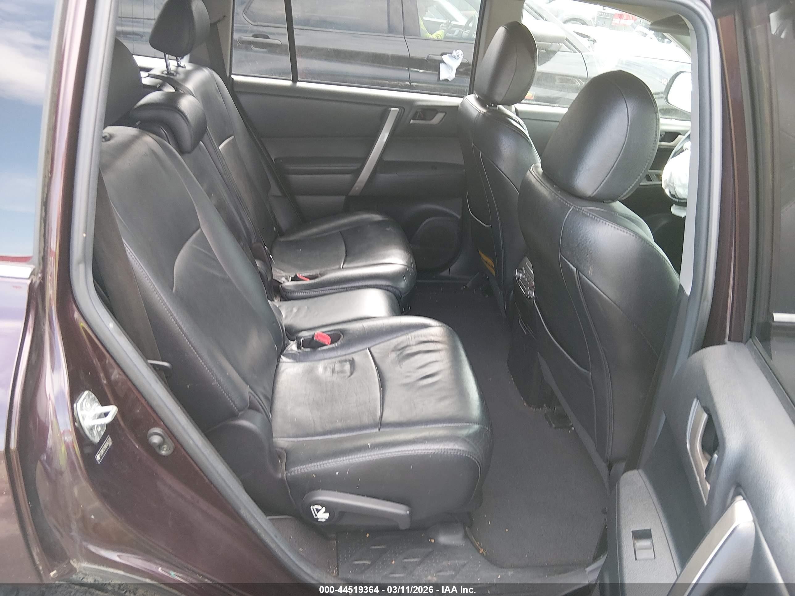 2011 Toyota Highlander Se V6 Purple vin: 5TDBK3EH3BS067520