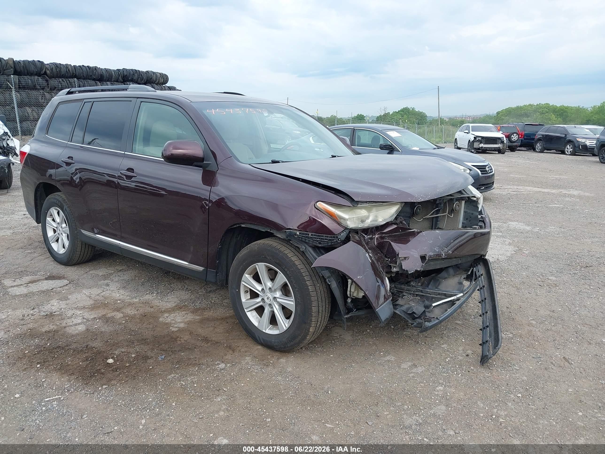 2011 Toyota Highlander Base V6 Burgundy vin: 5TDBK3EH3BS083619