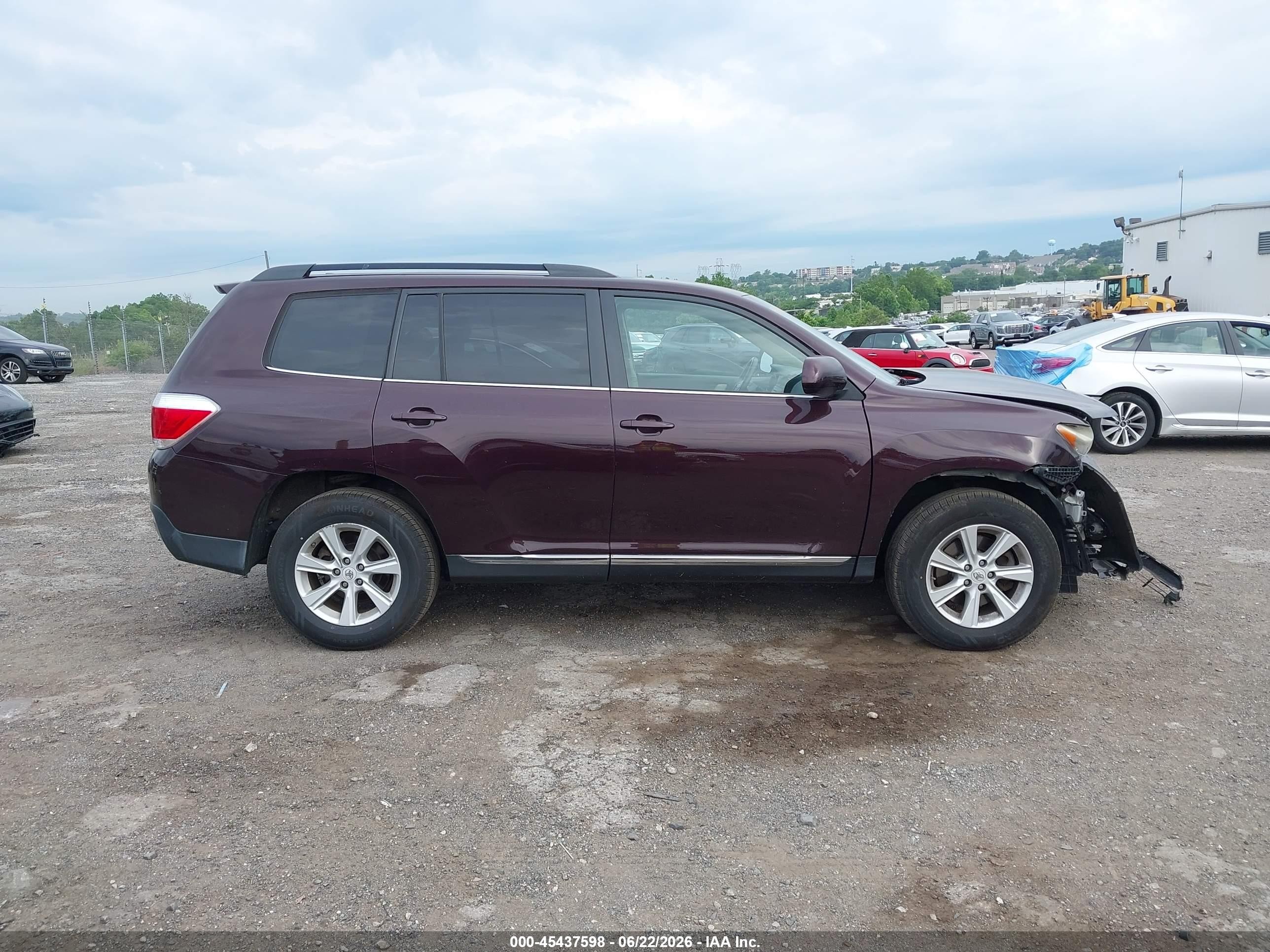2011 Toyota Highlander Base V6 Burgundy vin: 5TDBK3EH3BS083619