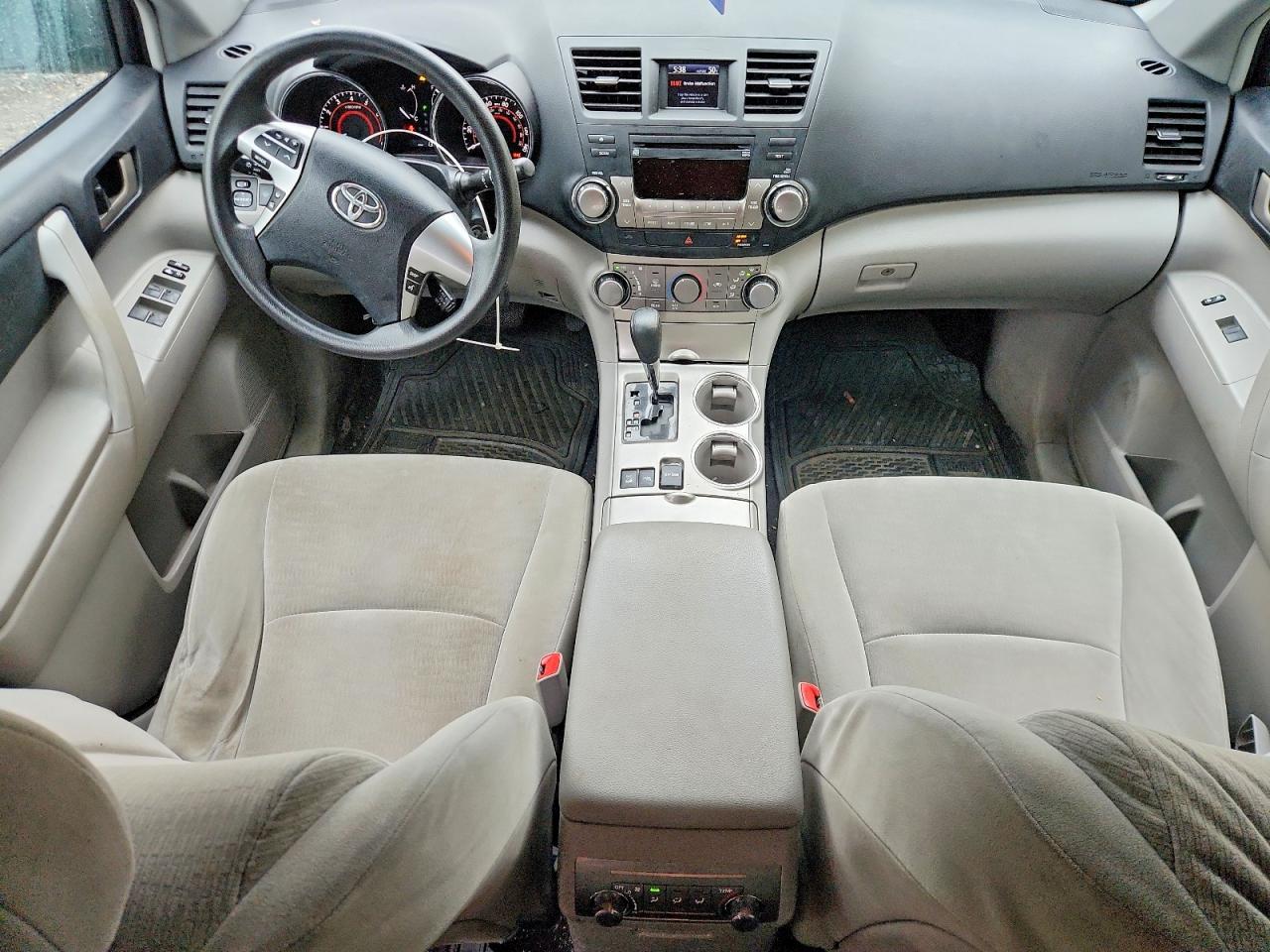 2011 Toyota Highlander Base Silver vin: 5TDBK3EH3BS086374