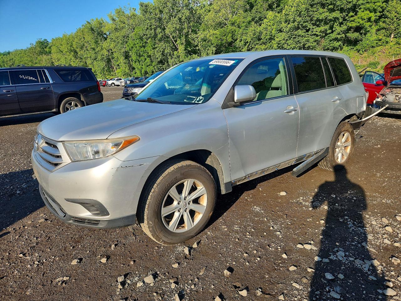 2011 Toyota Highlander Base Silver vin: 5TDBK3EH3BS090263