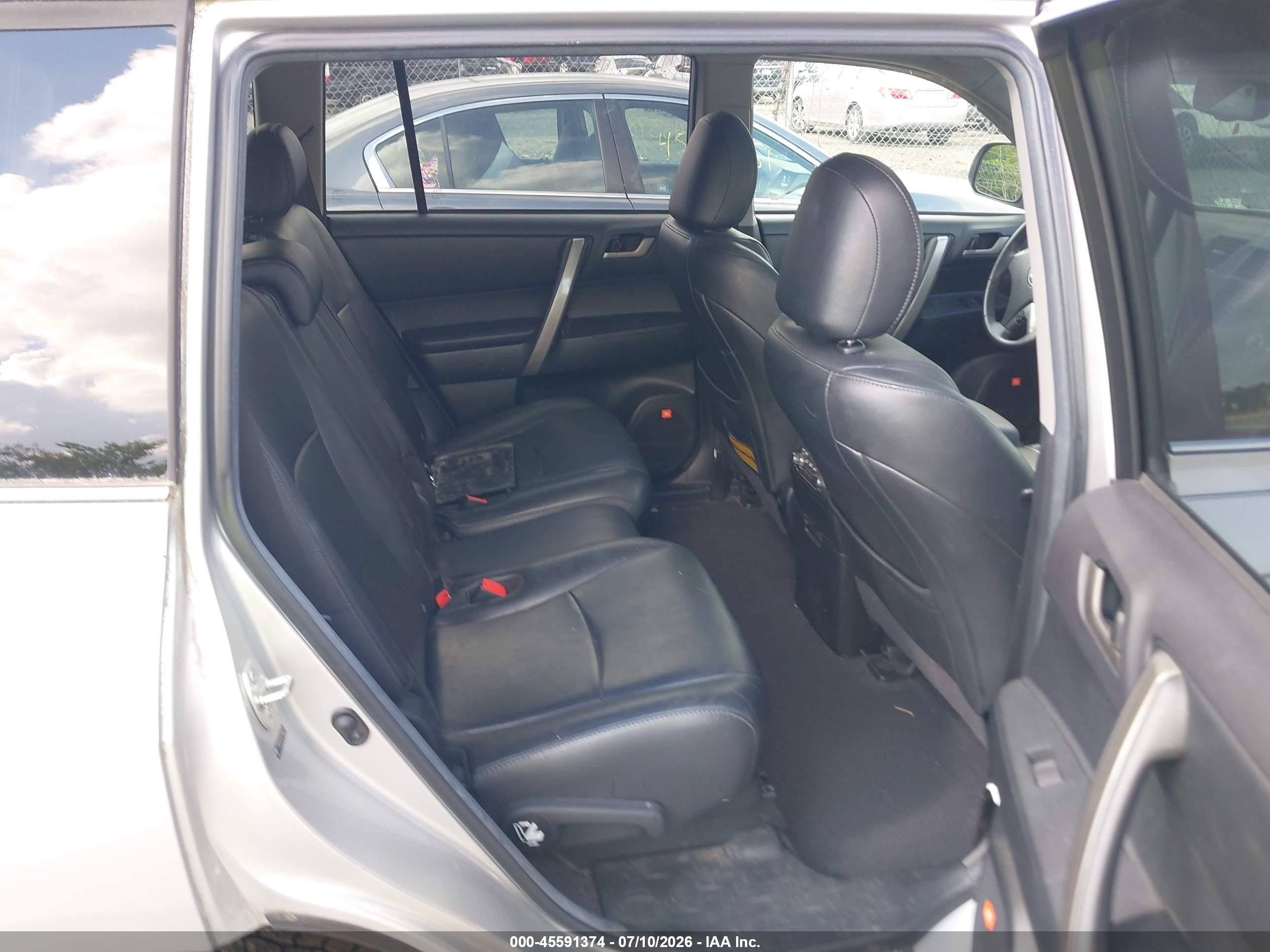 2012 Toyota Highlander Se V6 Серебряный vin: 5TDBK3EH3CS106124