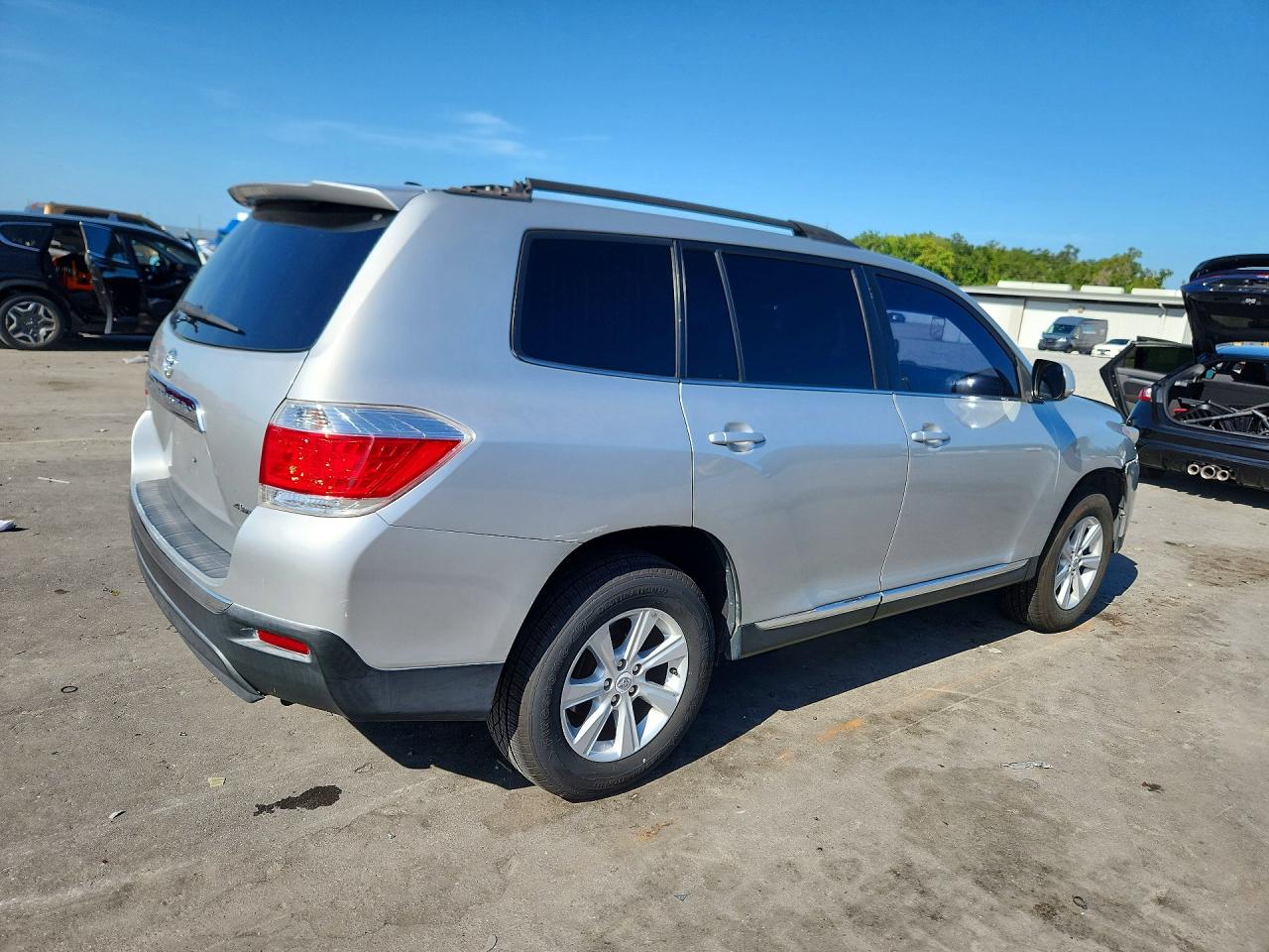 2012 Toyota Highlander Se Silver vin: 5TDBK3EH3CS128656