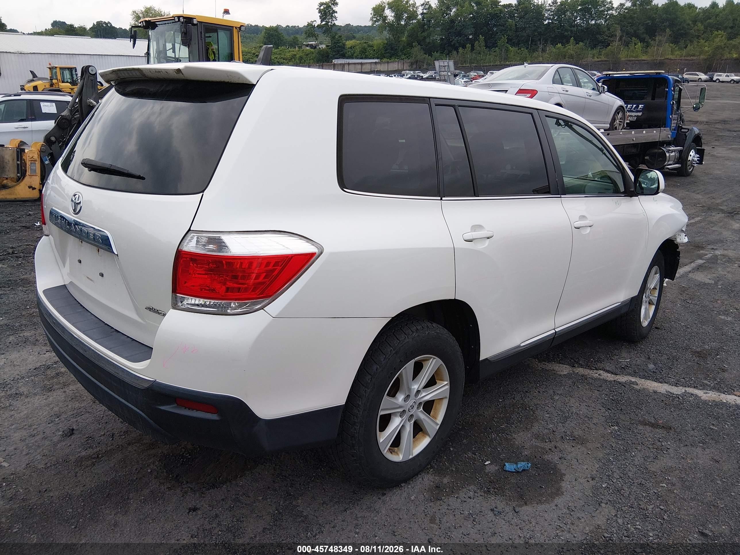 2012 Toyota Highlander Base V6 Белый vin: 5TDBK3EH3CS147837