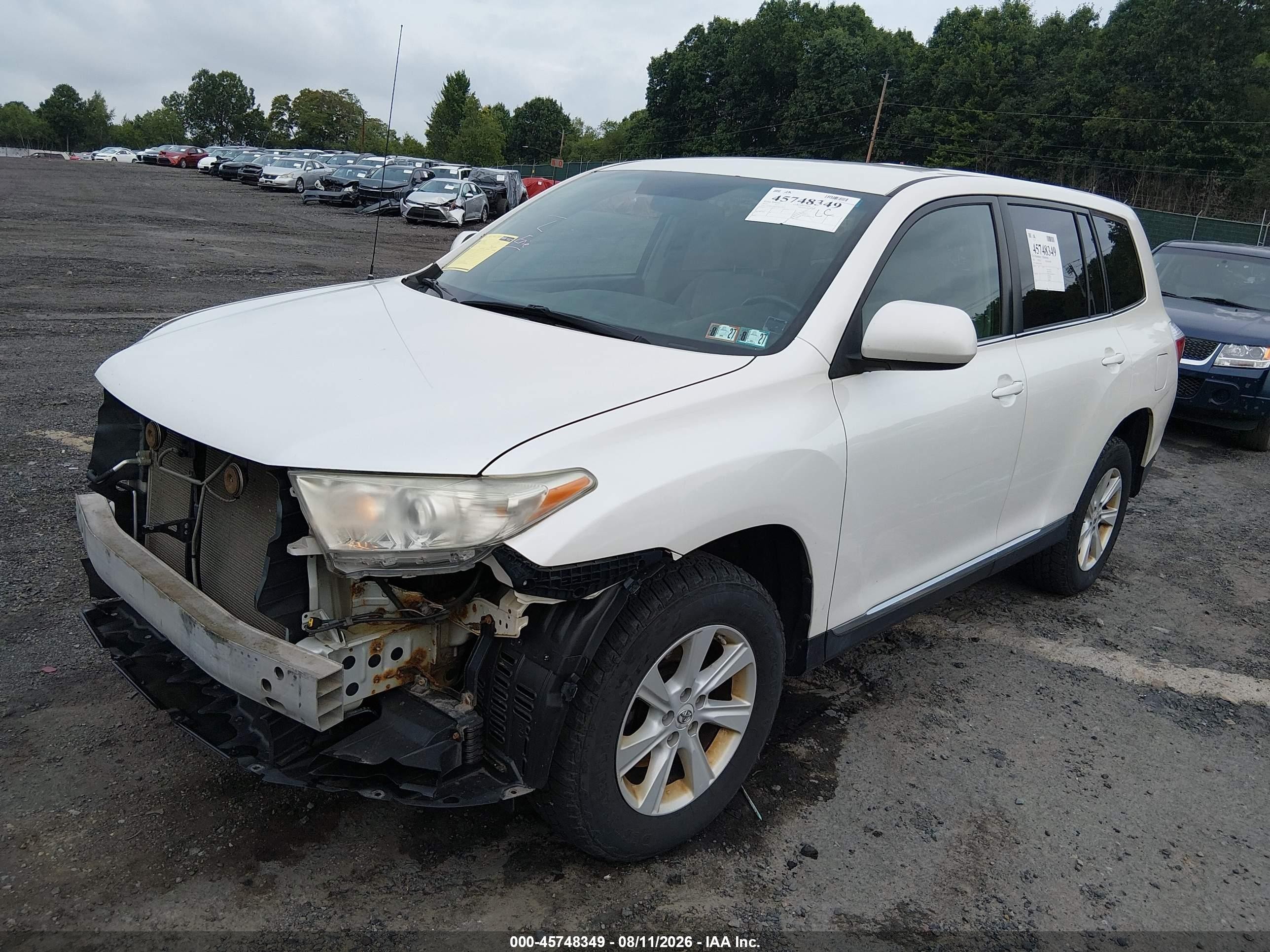 2012 Toyota Highlander Base V6 Белый vin: 5TDBK3EH3CS147837