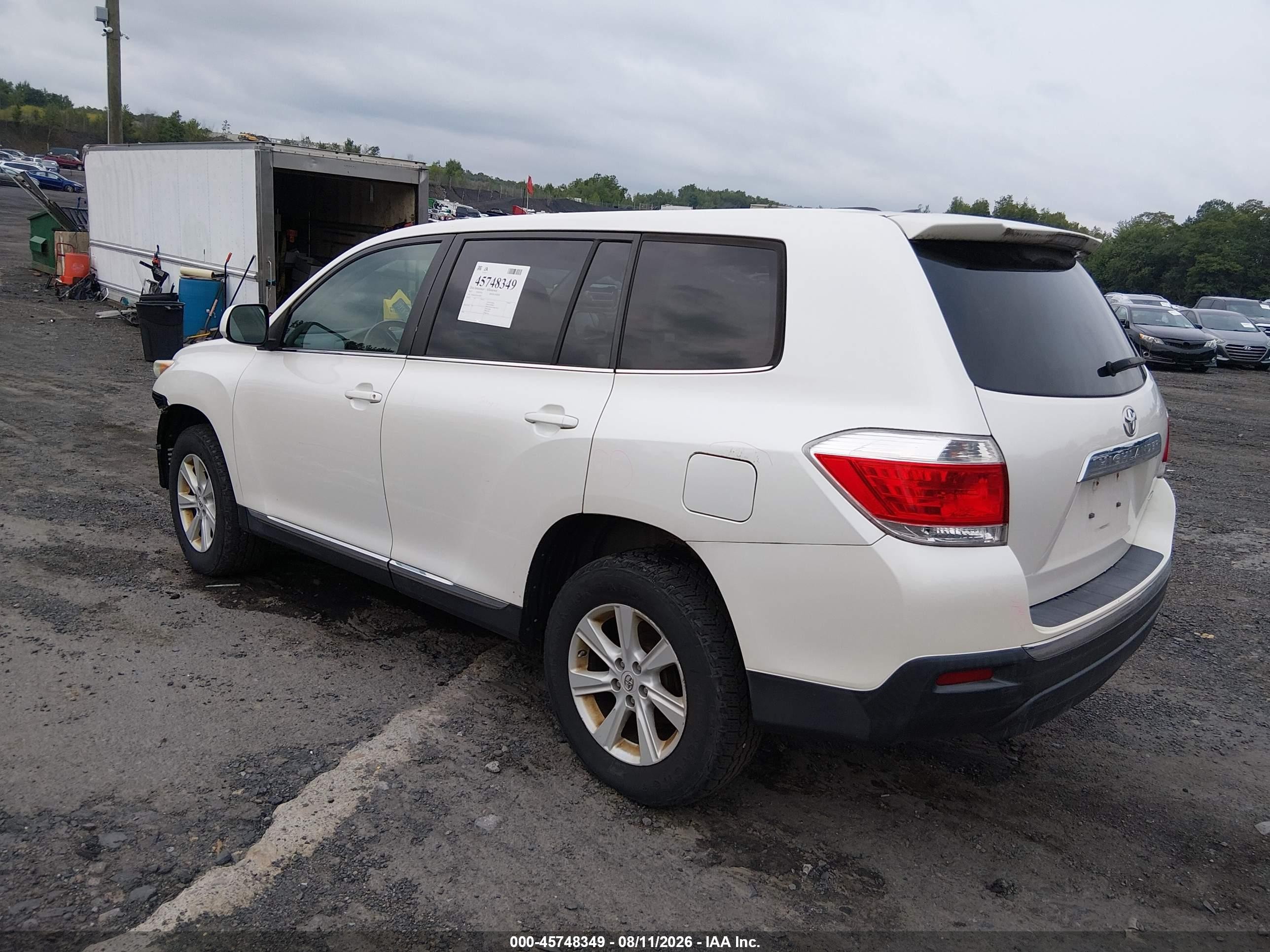 2012 Toyota Highlander Base V6 Белый vin: 5TDBK3EH3CS147837