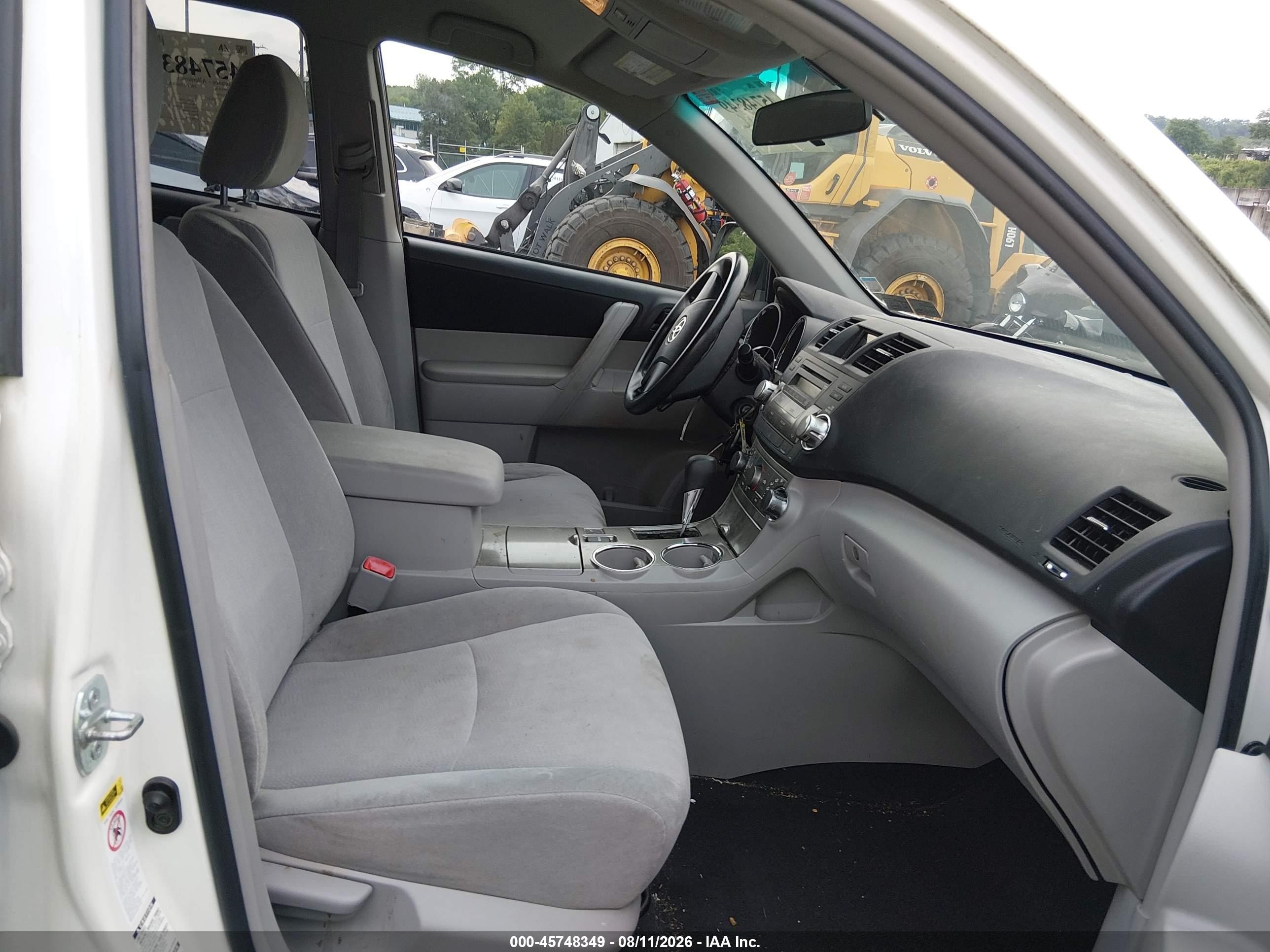 2012 Toyota Highlander Base V6 Белый vin: 5TDBK3EH3CS147837