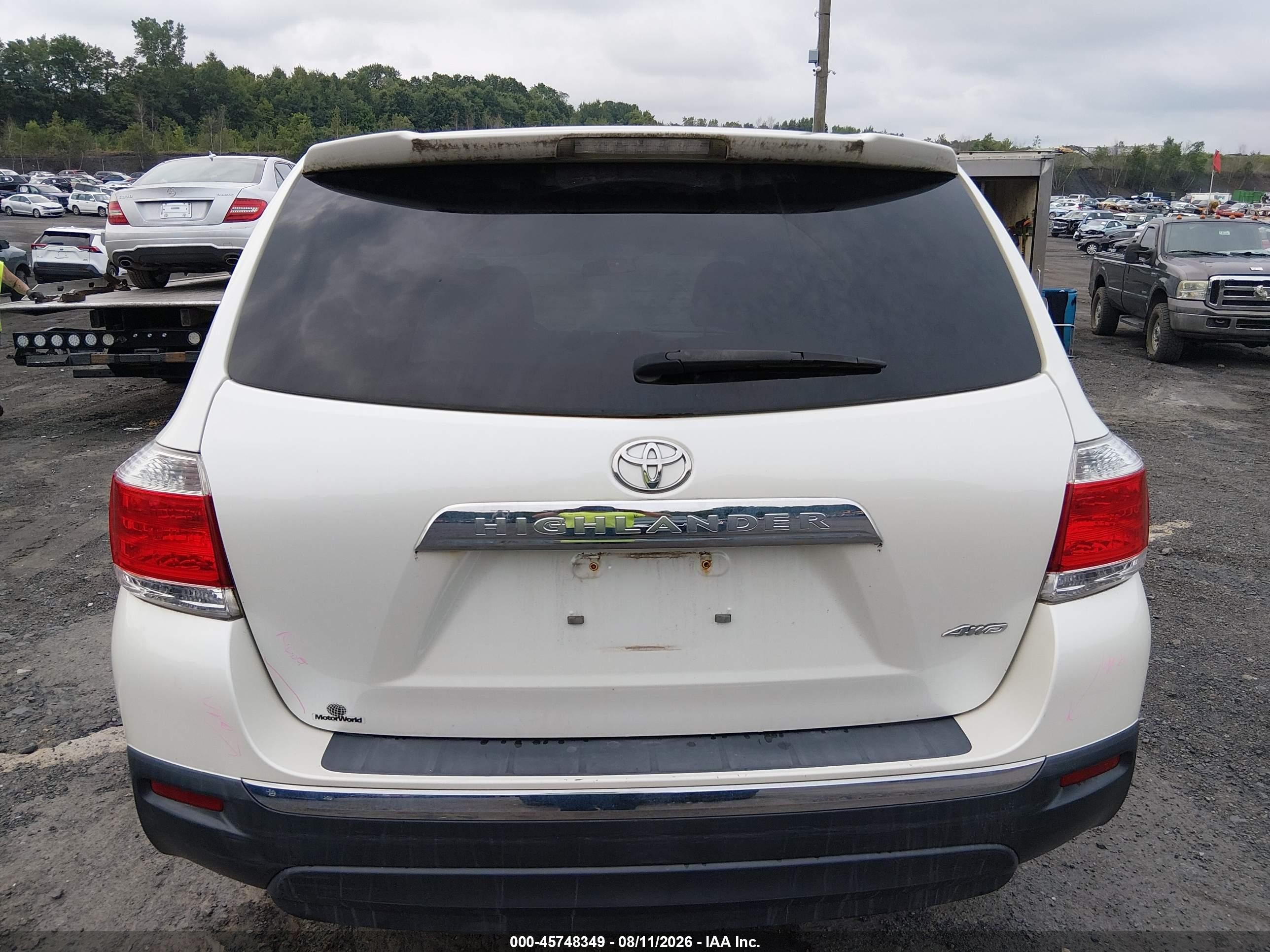 2012 Toyota Highlander Base V6 Белый vin: 5TDBK3EH3CS147837