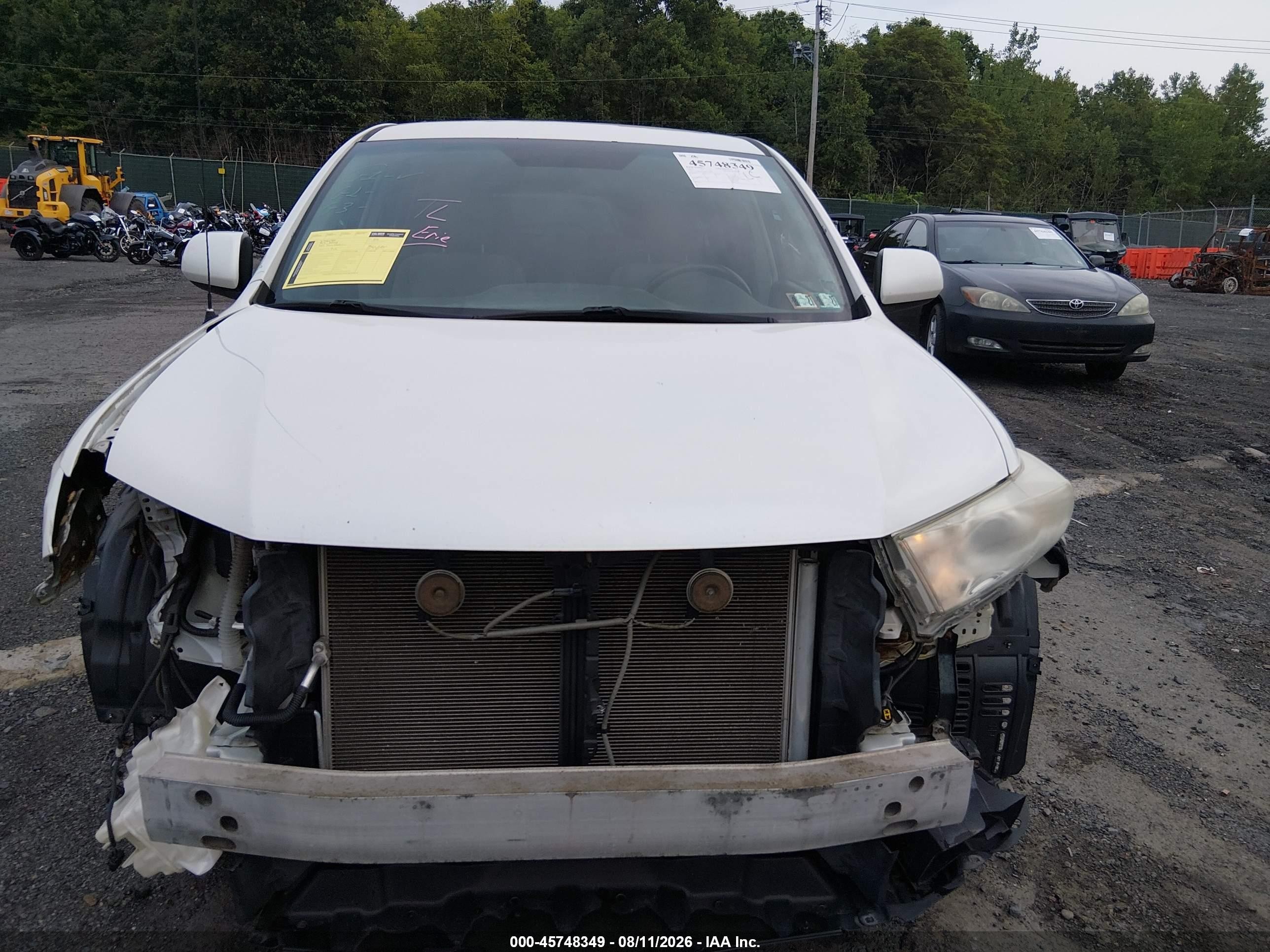 2012 Toyota Highlander Base V6 Белый vin: 5TDBK3EH3CS147837