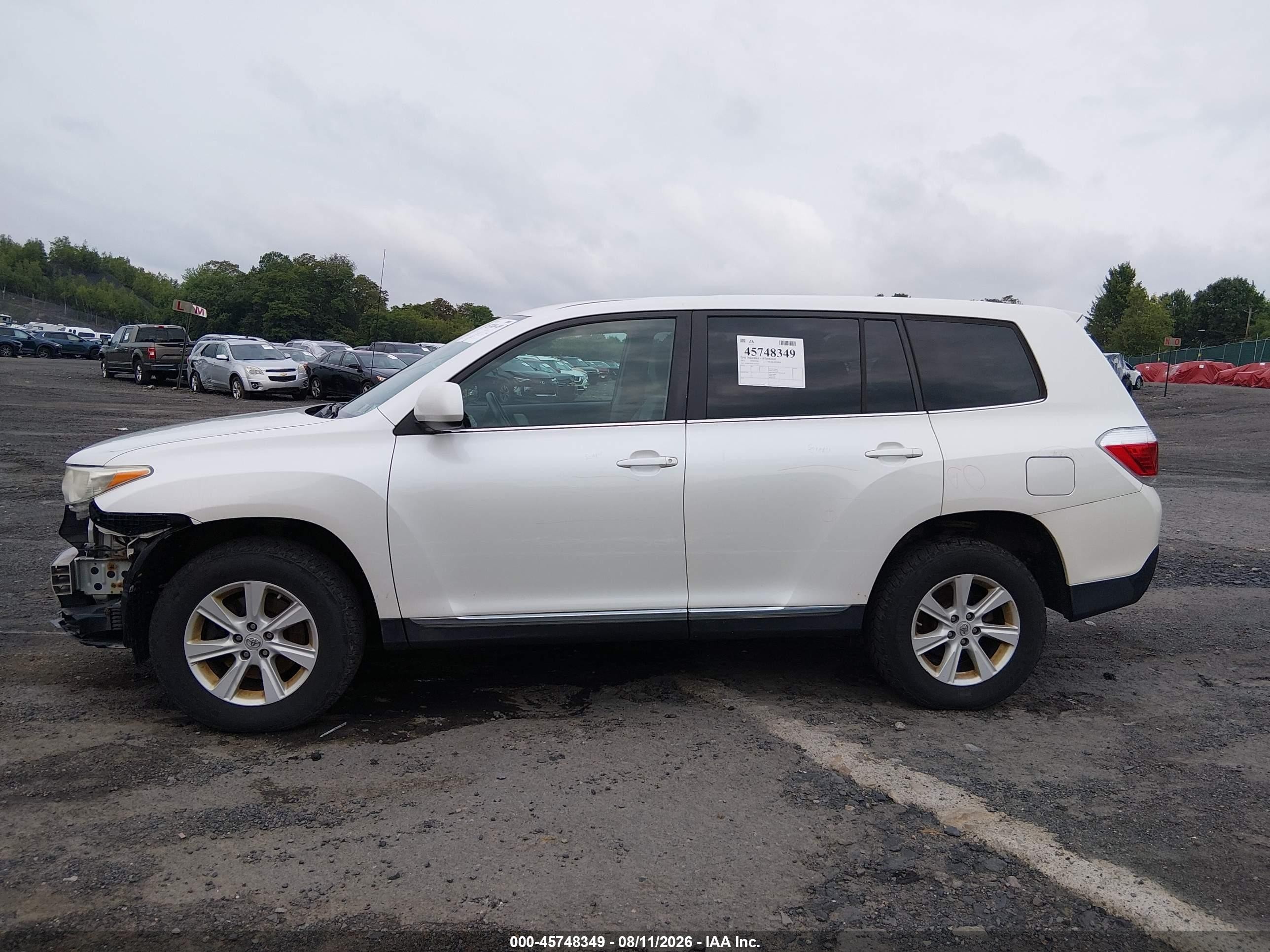 2012 Toyota Highlander Base V6 Белый vin: 5TDBK3EH3CS147837