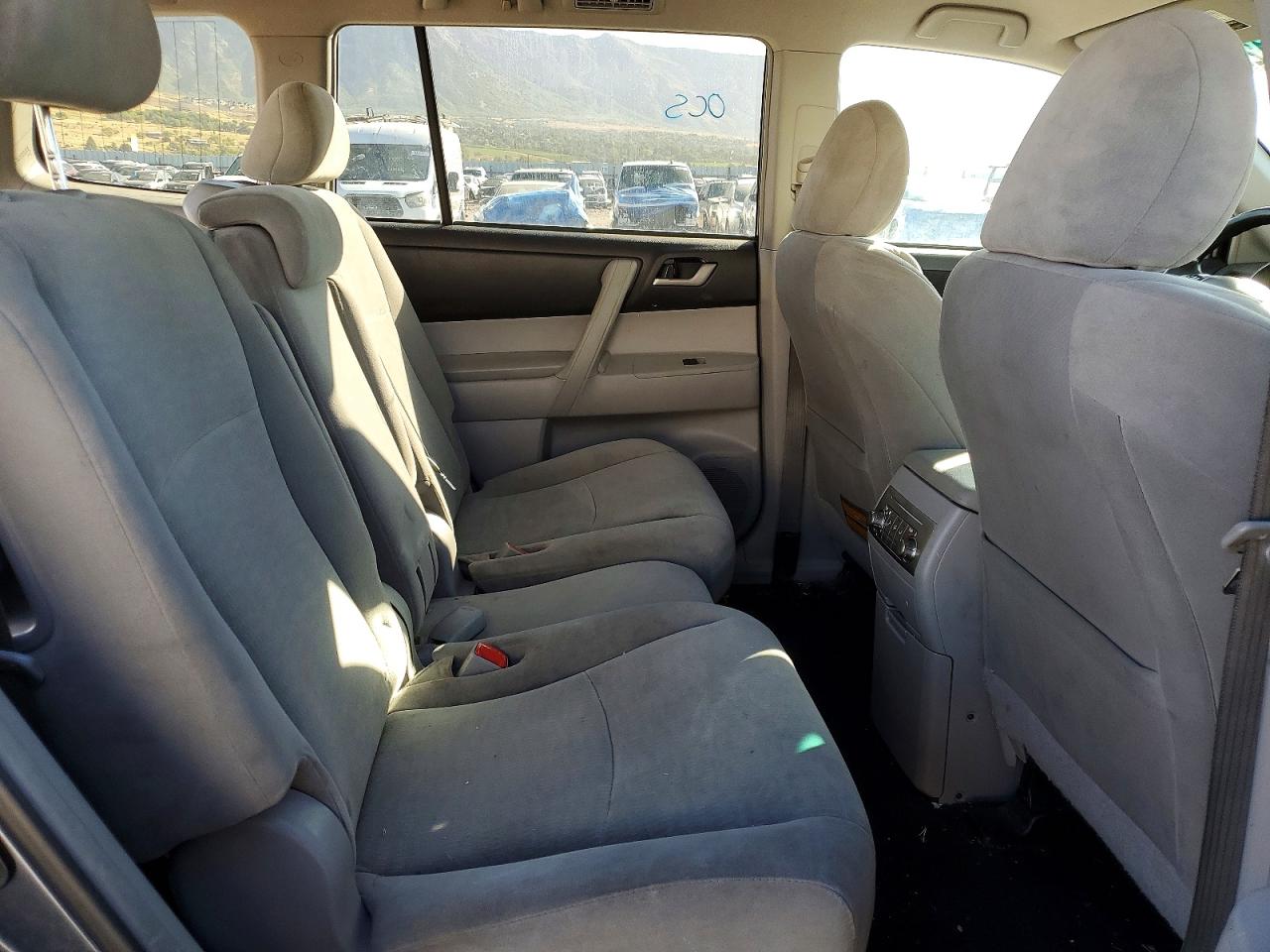 2012 Toyota Highlander Base Blue vin: 5TDBK3EH3CS159521