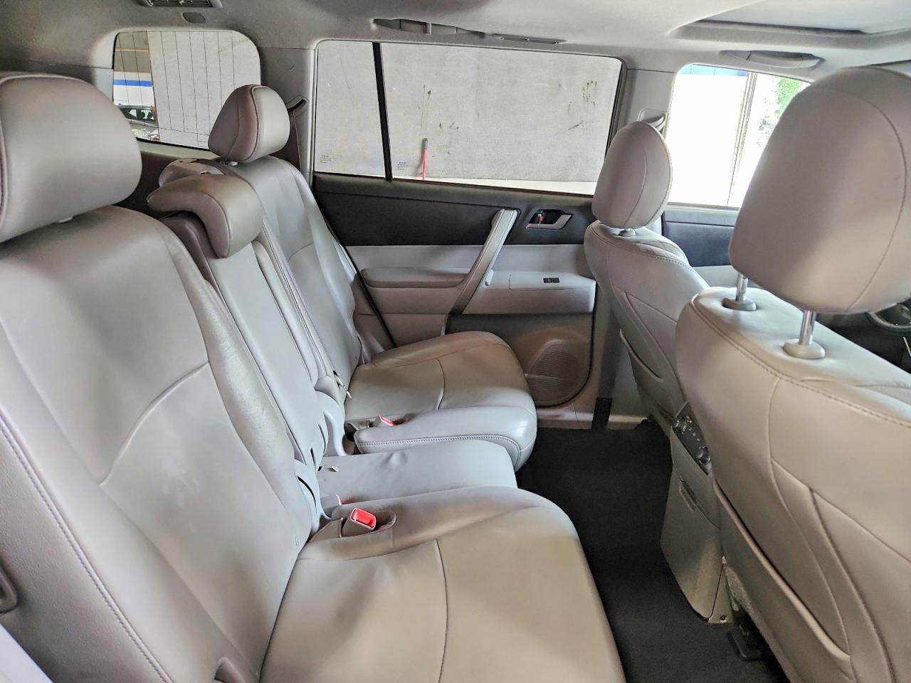 2012 Toyota Highlander Se Silver vin: 5TDBK3EH3CS175170
