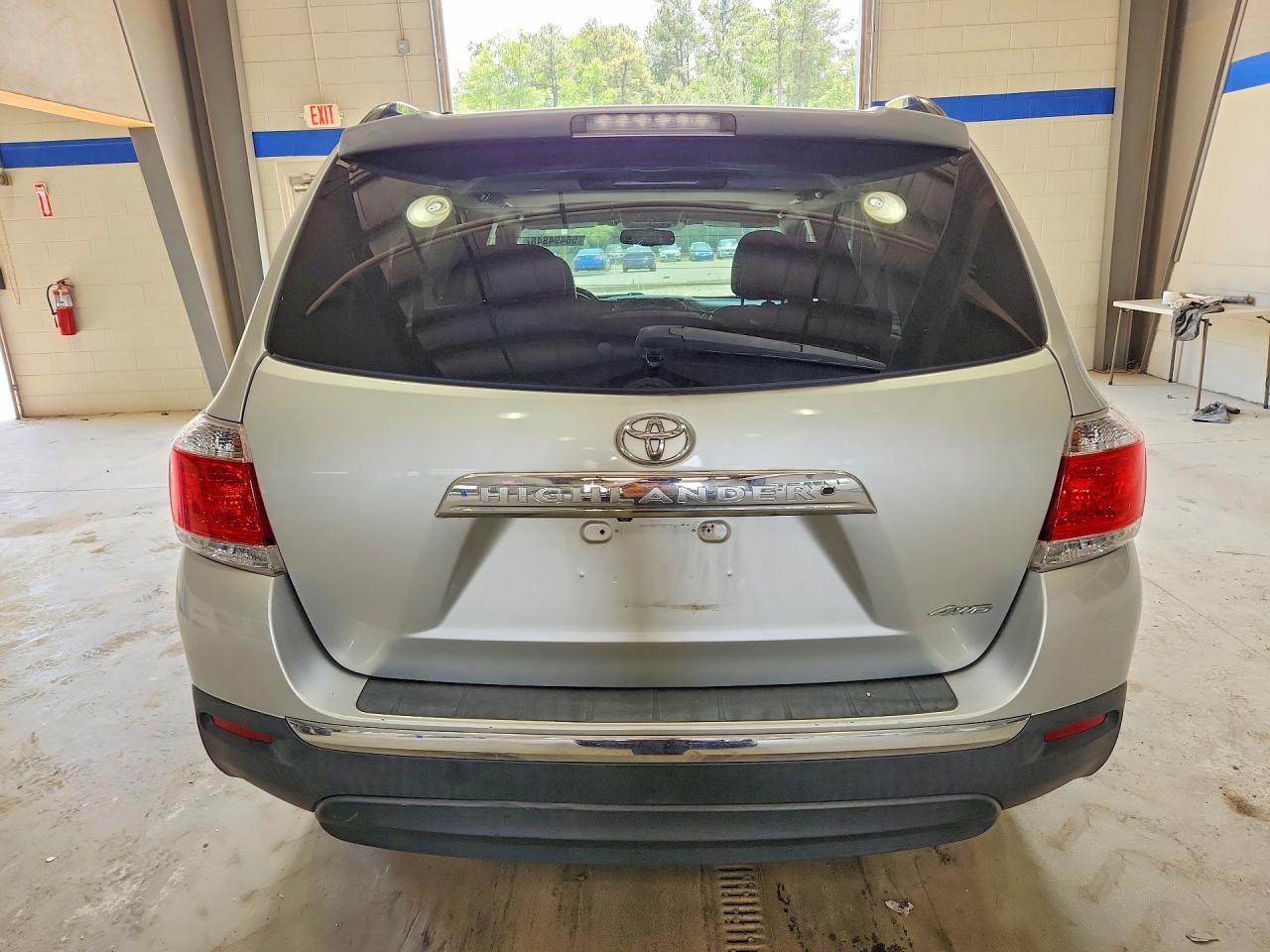 2012 Toyota Highlander Se Silver vin: 5TDBK3EH3CS175170