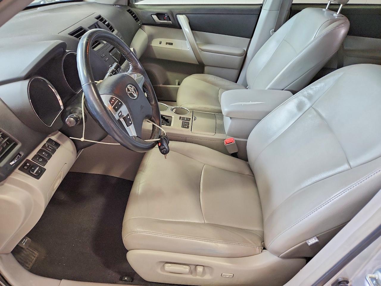 2012 Toyota Highlander Se Silver vin: 5TDBK3EH3CS175170