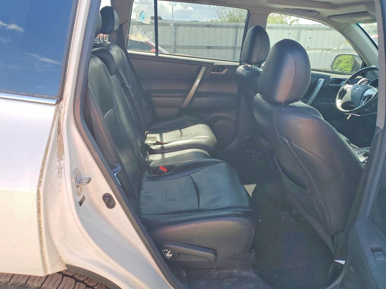2013 Toyota Highlander Se White vin: 5TDBK3EH3DS199731