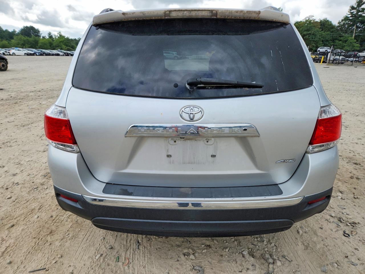 2013 Toyota Highlander Plus Серебряный vin: 5TDBK3EH3DS207584