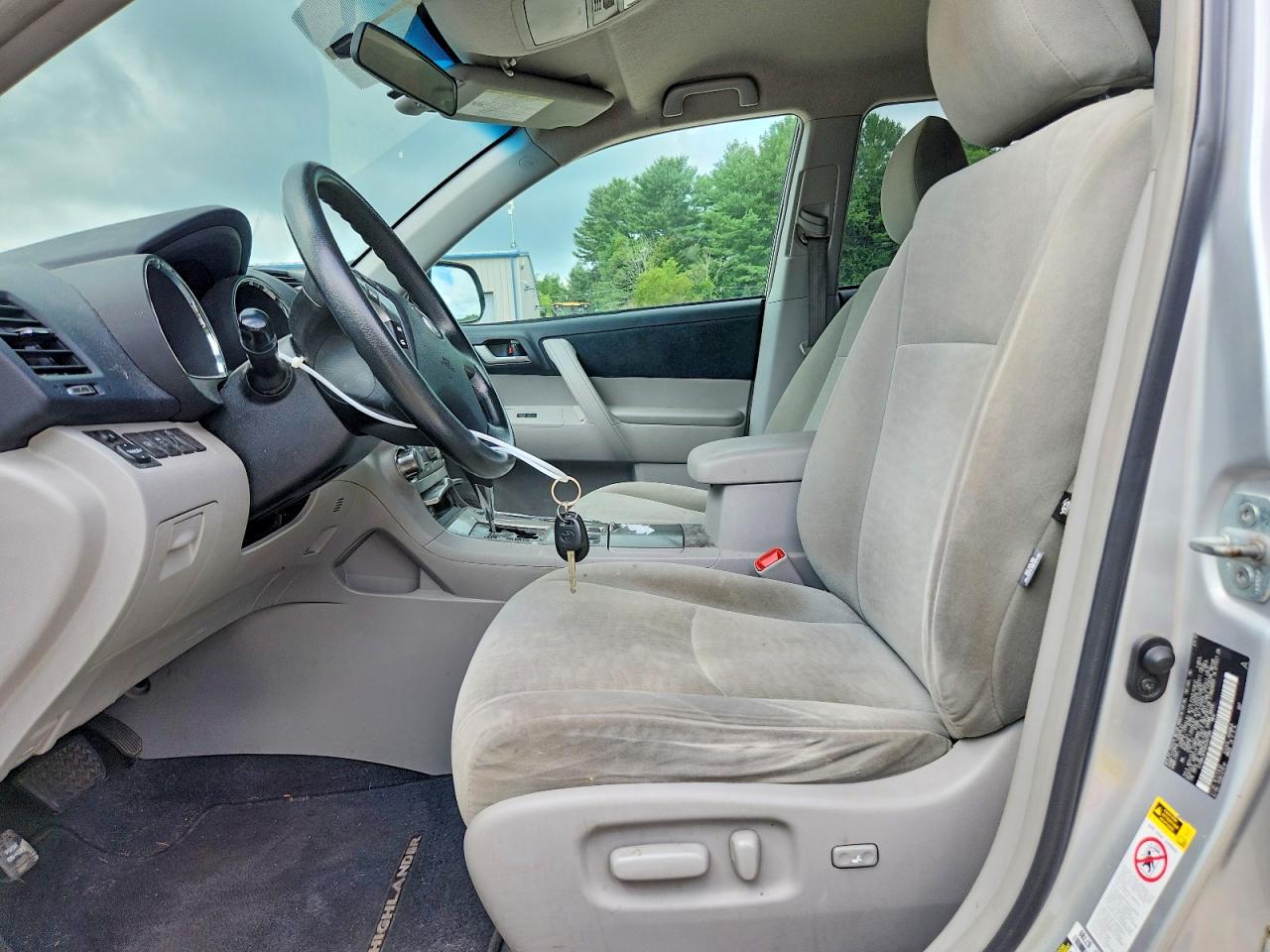 2013 Toyota Highlander Plus Серебряный vin: 5TDBK3EH3DS207584
