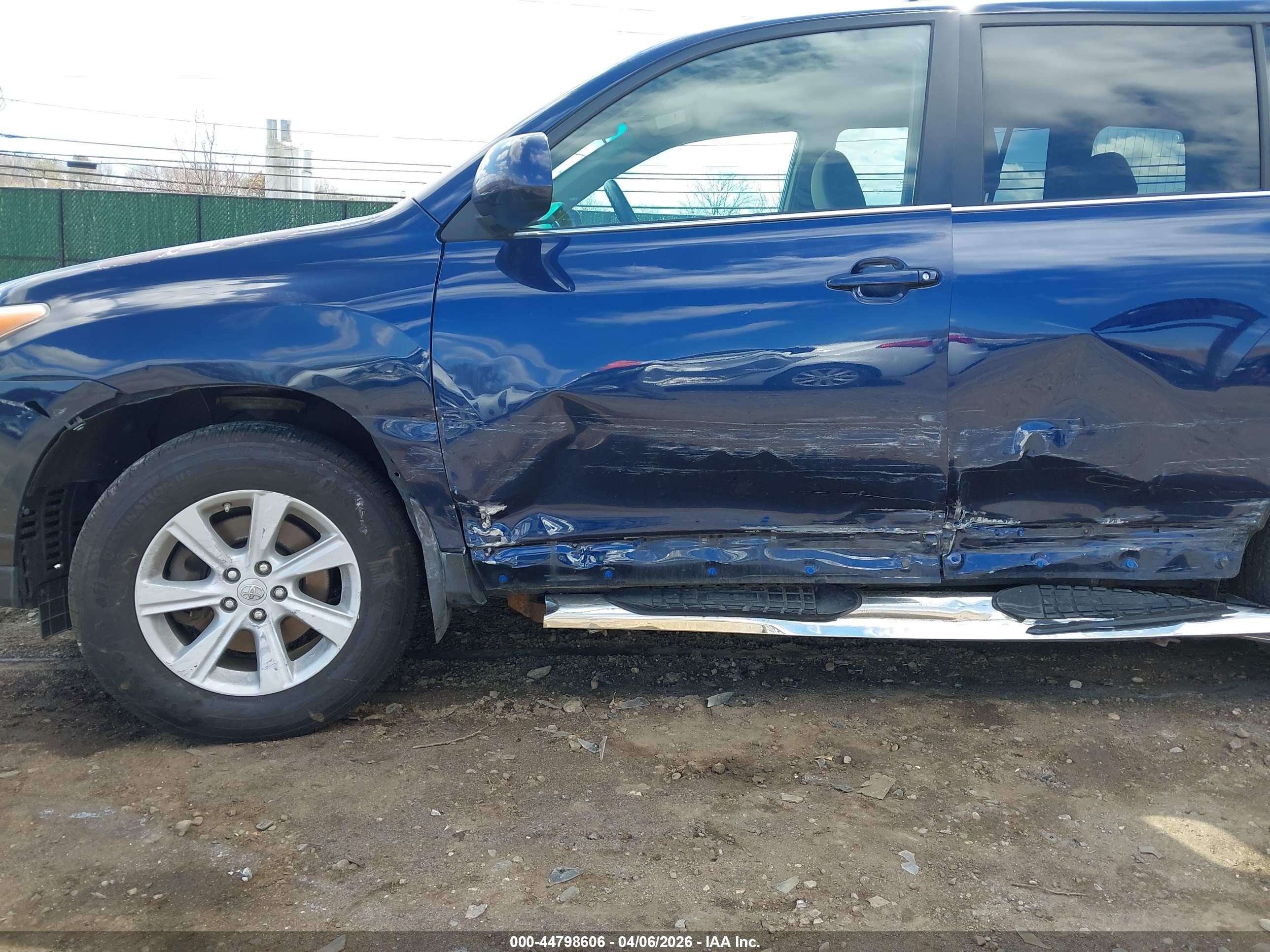 2013 Toyota Highlander Base Plus V6 Blue vin: 5TDBK3EH3DS211408