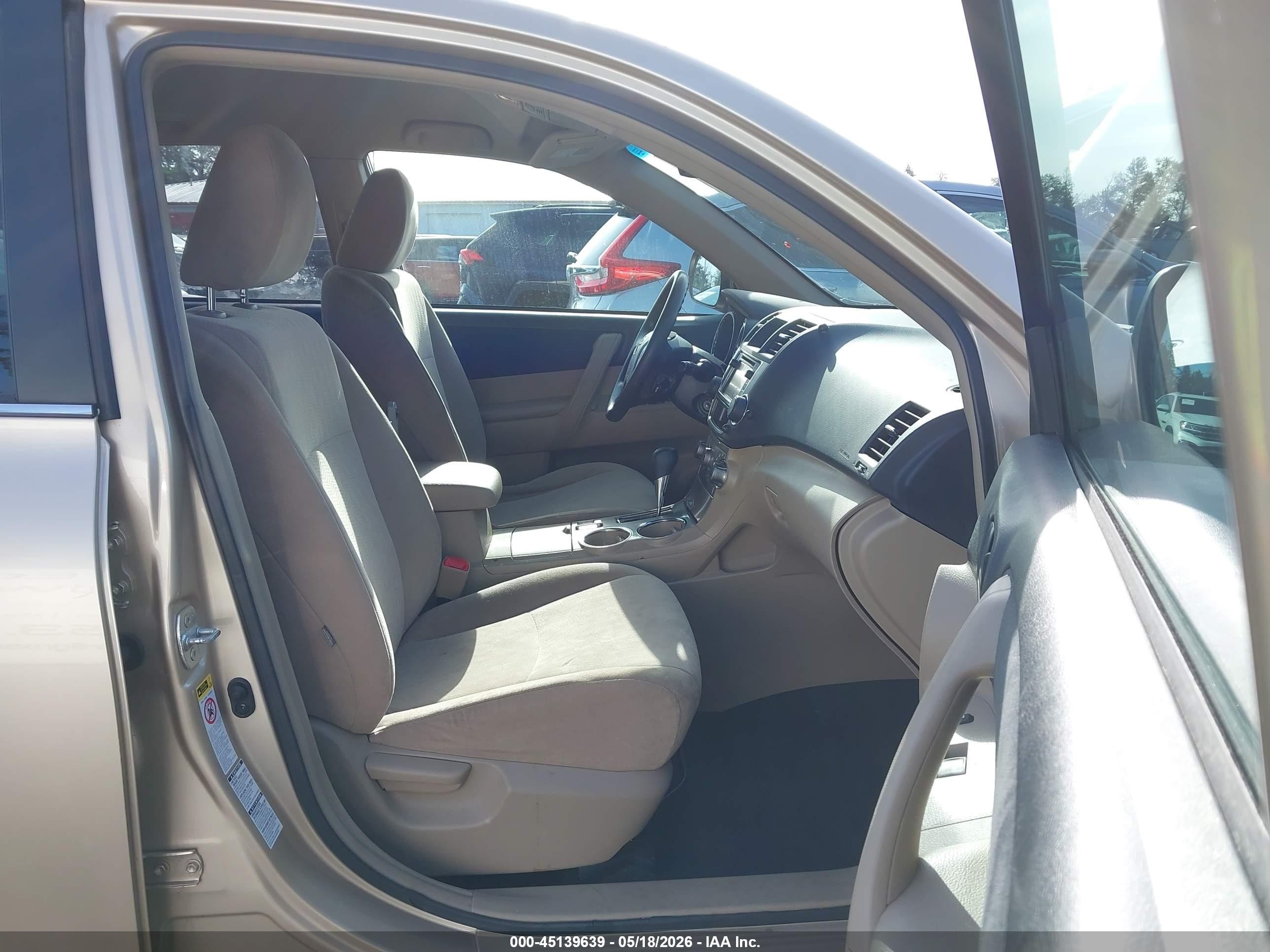 2013 Toyota Highlander Base V6 Золотой vin: 5TDBK3EH3DS212087