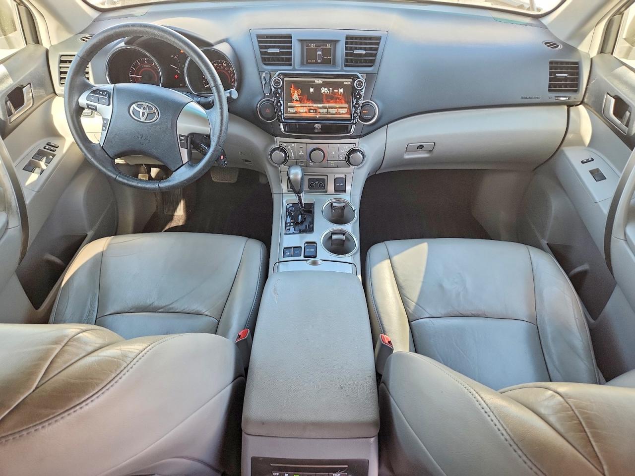 2013 Toyota Highlander Se White vin: 5TDBK3EH3DS218410