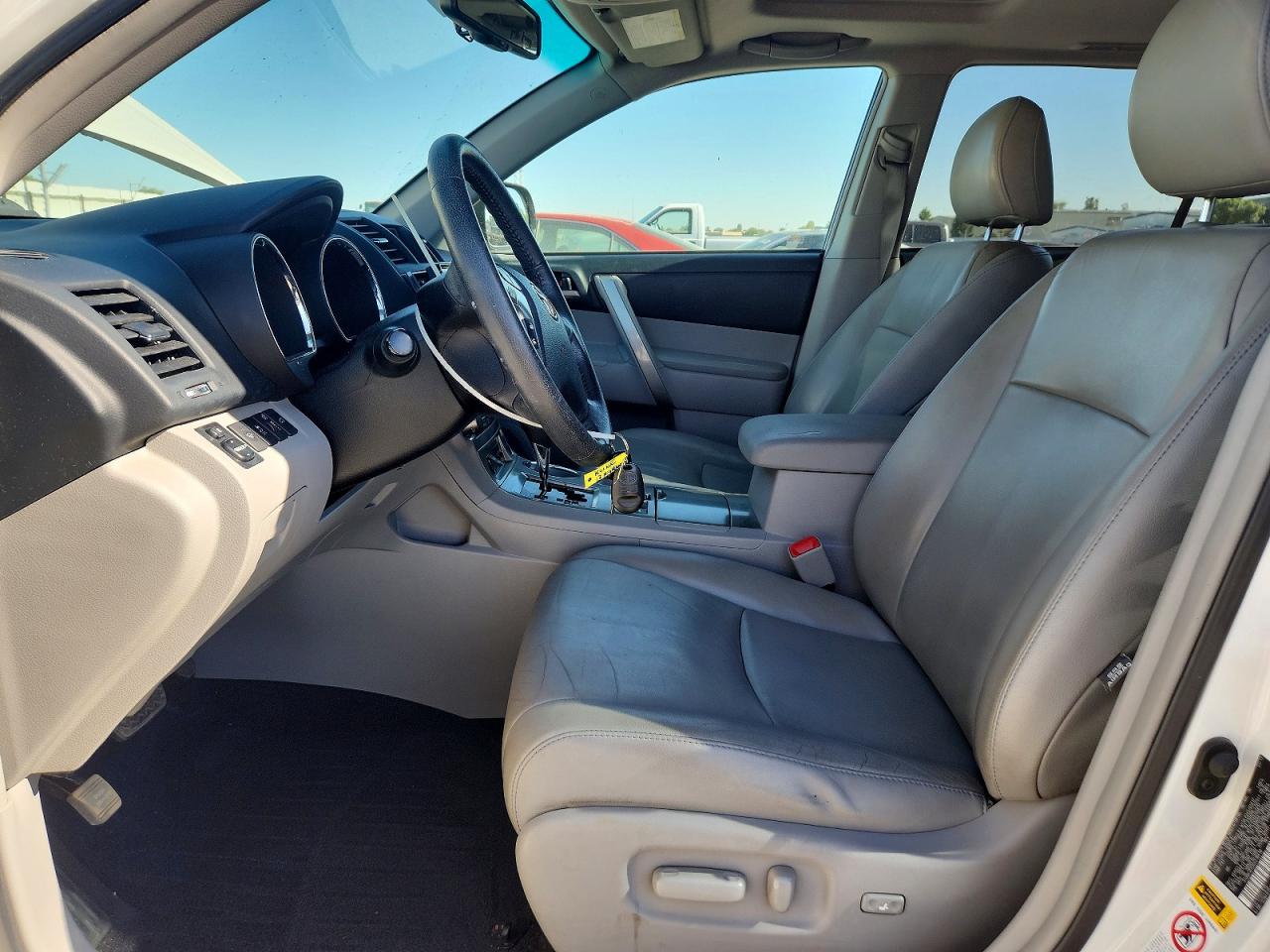 2013 Toyota Highlander Se White vin: 5TDBK3EH3DS218410